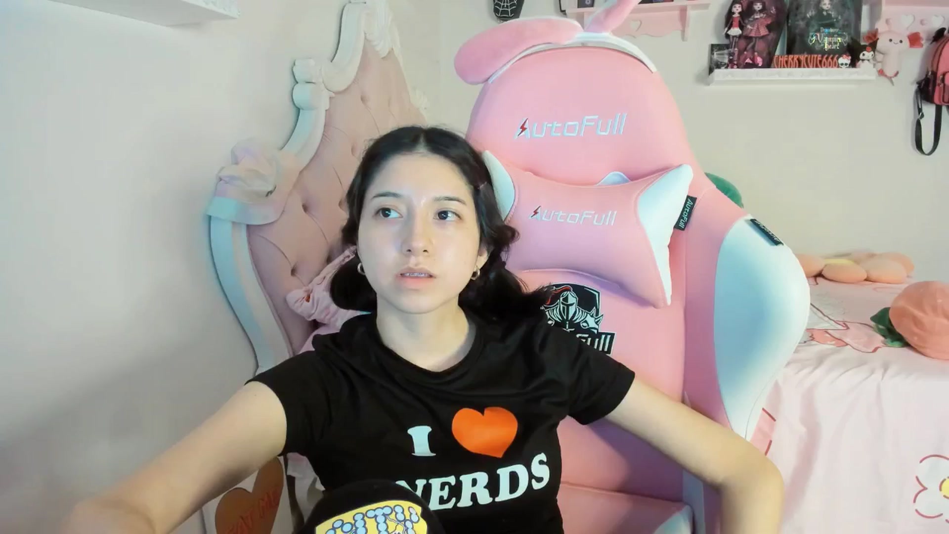 Gallery image thumbnail from Cherrycute666's myfreecams stream on, 08/02/2025, 08:32 image 19 of 20