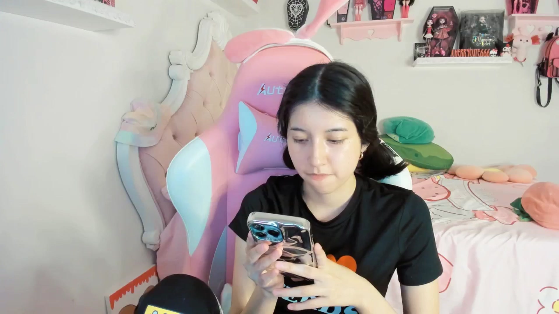 Gallery image thumbnail from Cherrycute666's myfreecams stream on, 08/02/2025, 08:32 image 9 of 20