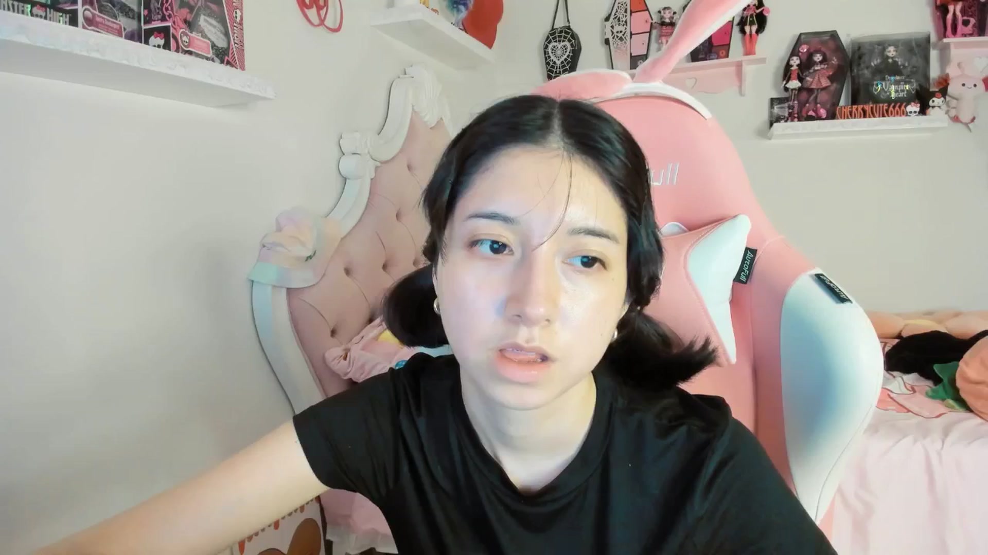 Gallery image thumbnail from Cherrycute666's myfreecams stream on, 08/02/2025, 08:32 image 3 of 20