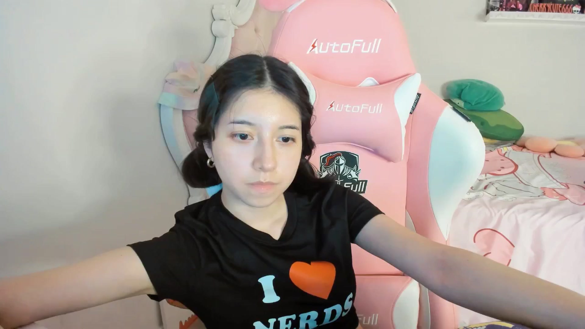 Gallery image thumbnail from Cherrycute666's myfreecams stream on, 08/02/2025, 08:32 image 10 of 20