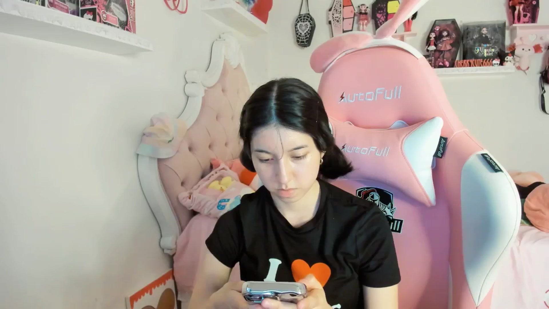 Gallery image thumbnail from Cherrycute666's myfreecams stream on, 08/02/2025, 08:32 image 4 of 20