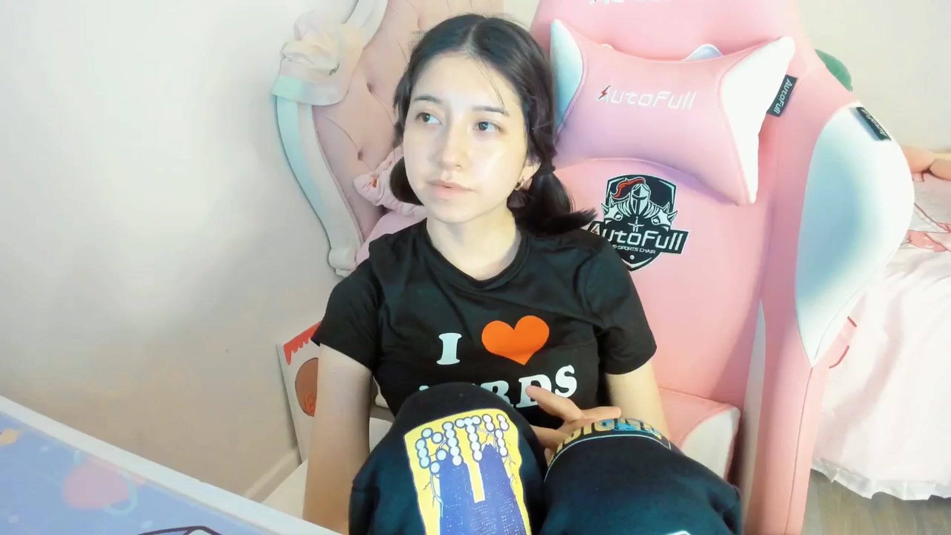 Gallery image thumbnail from Cherrycute666's myfreecams stream on, 08/02/2025, 08:32 image 14 of 20