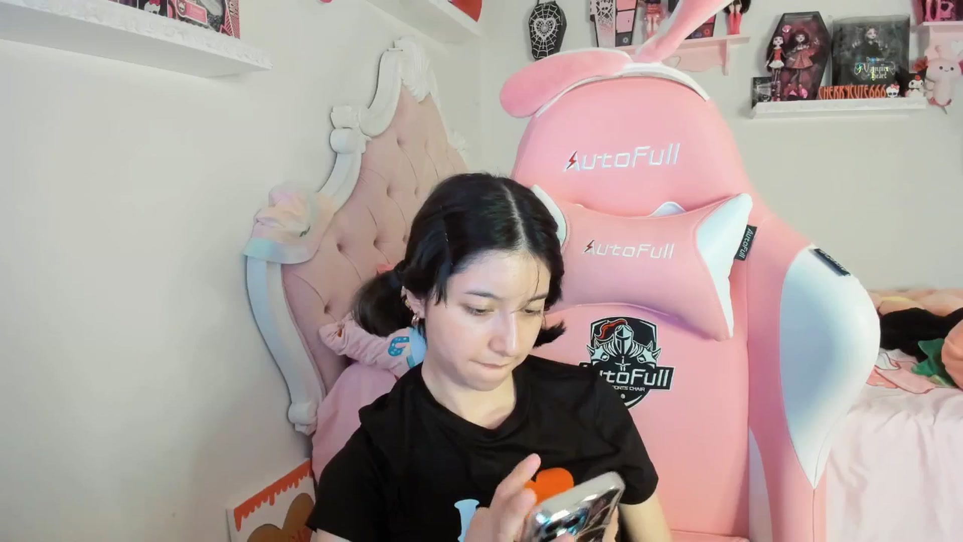 Gallery image thumbnail from Cherrycute666's myfreecams stream on, 08/02/2025, 08:32 image 5 of 20