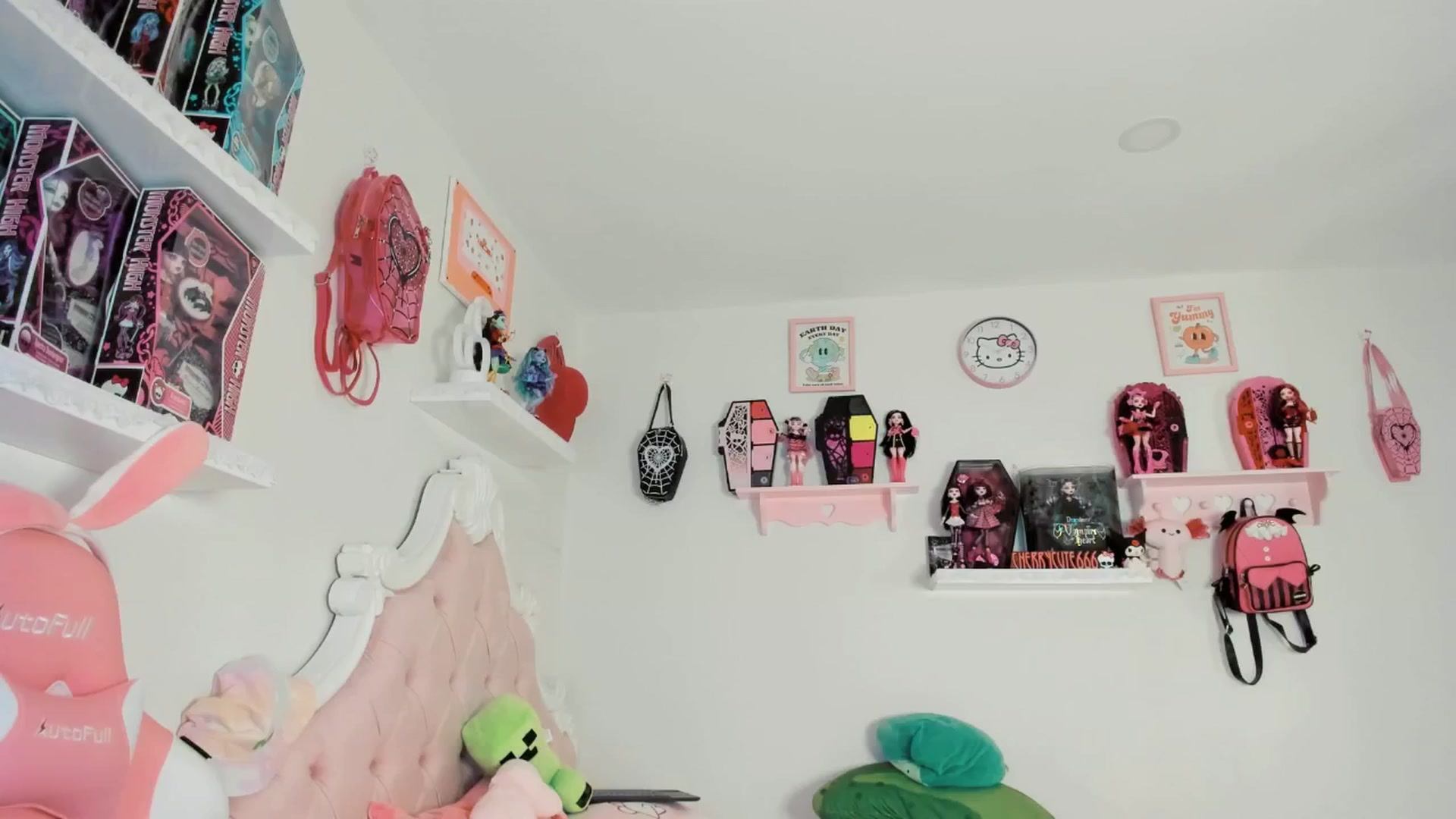 Gallery image thumbnail from Cherrycute666's myfreecams stream on, 08/02/2025, 08:32 image 8 of 20