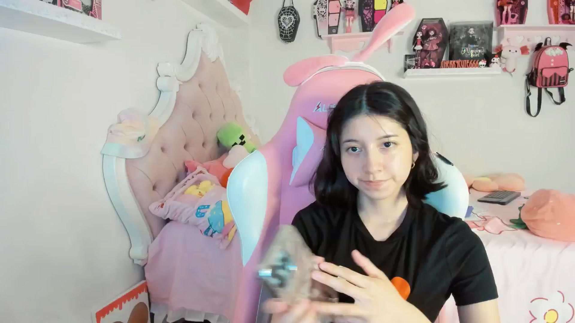 Gallery image thumbnail from Cherrycute666's myfreecams stream on, 08/02/2025, 09:31 image 11 of 20