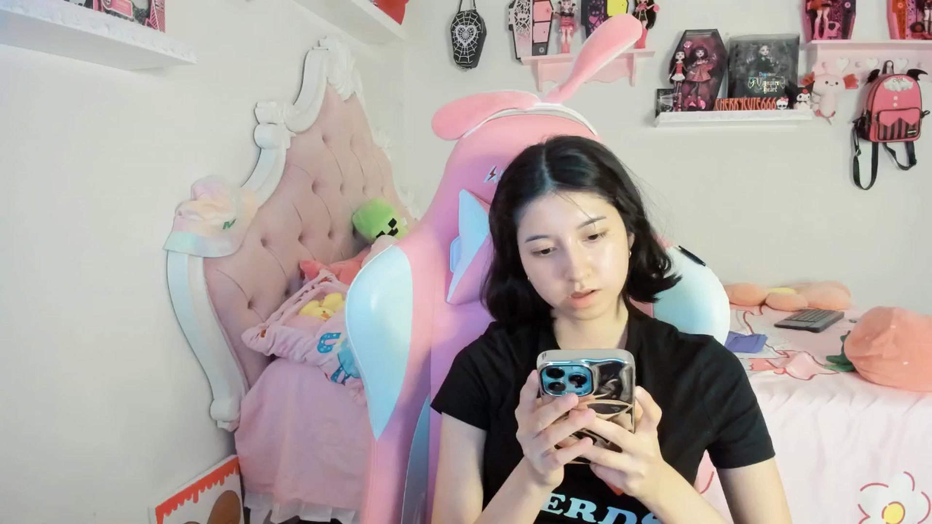 Gallery image thumbnail from Cherrycute666's myfreecams stream on, 08/02/2025, 09:31 image 17 of 20