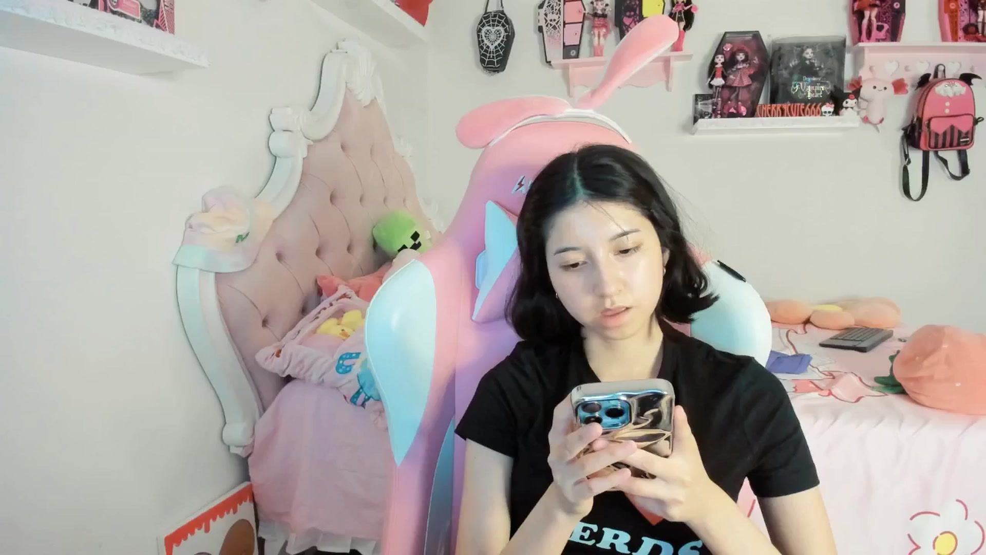 Gallery image thumbnail from Cherrycute666's myfreecams stream on, 08/02/2025, 09:31 image 19 of 20