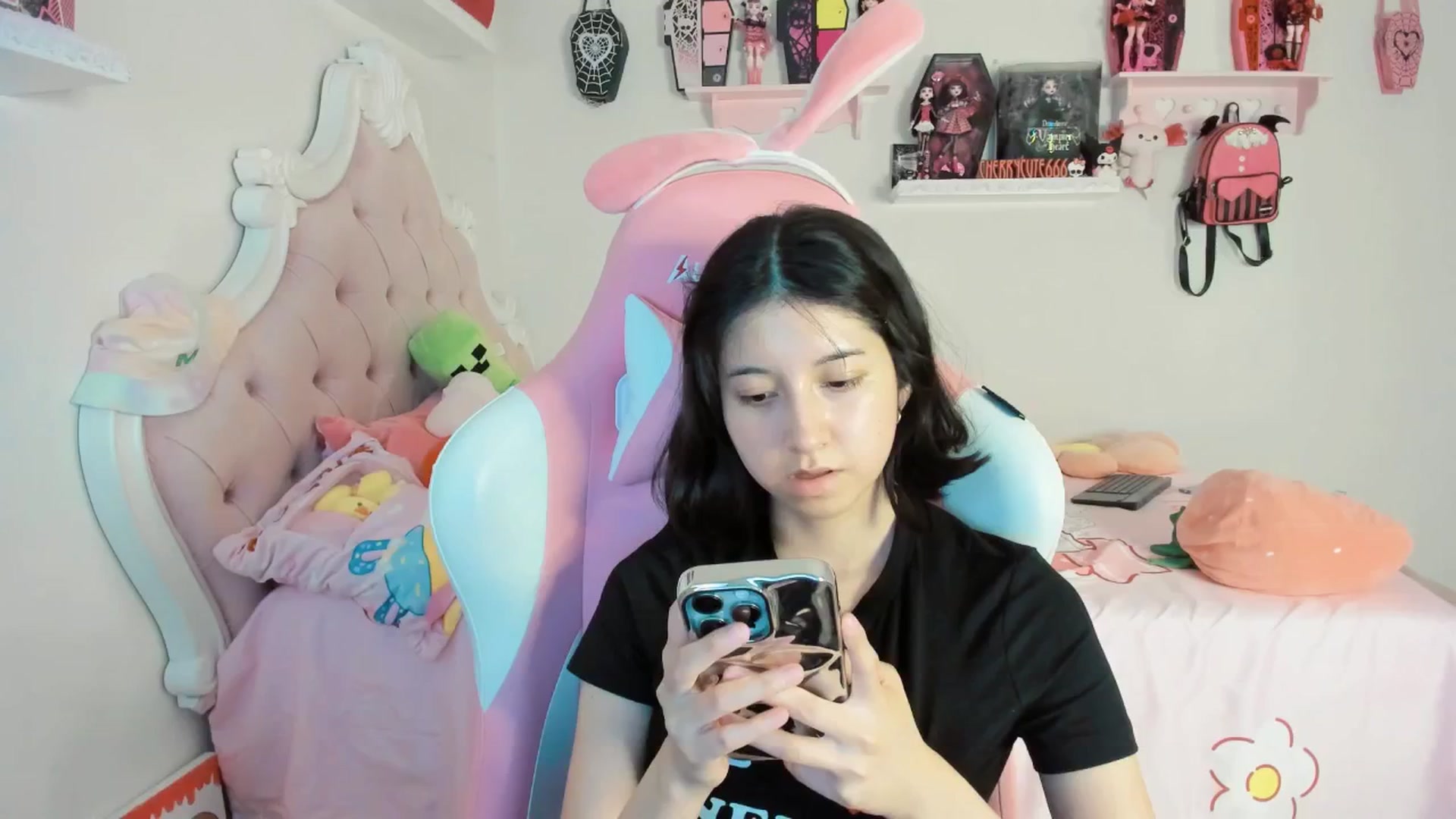 Gallery image thumbnail from Cherrycute666's myfreecams stream on, 08/02/2025, 09:31 image 4 of 20