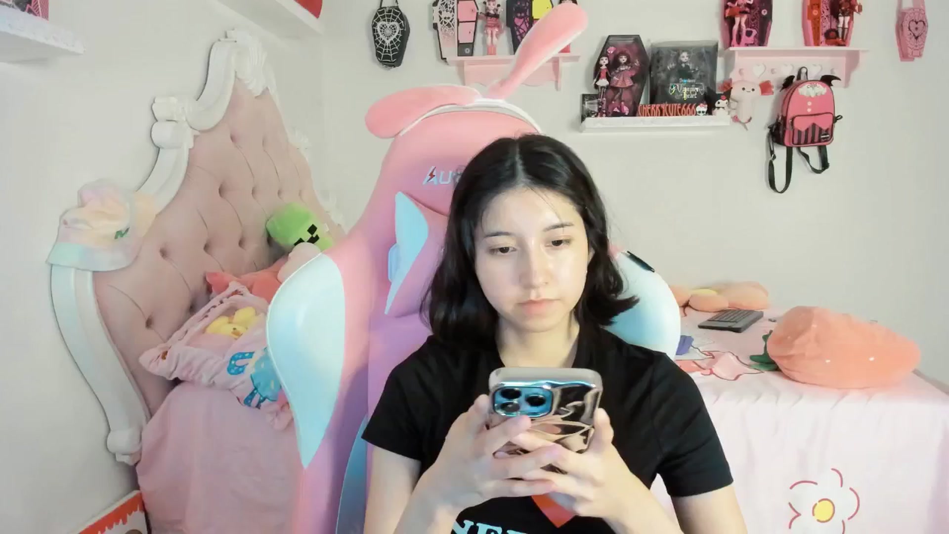 Gallery image thumbnail from Cherrycute666's myfreecams stream on, 08/02/2025, 09:31 image 3 of 20