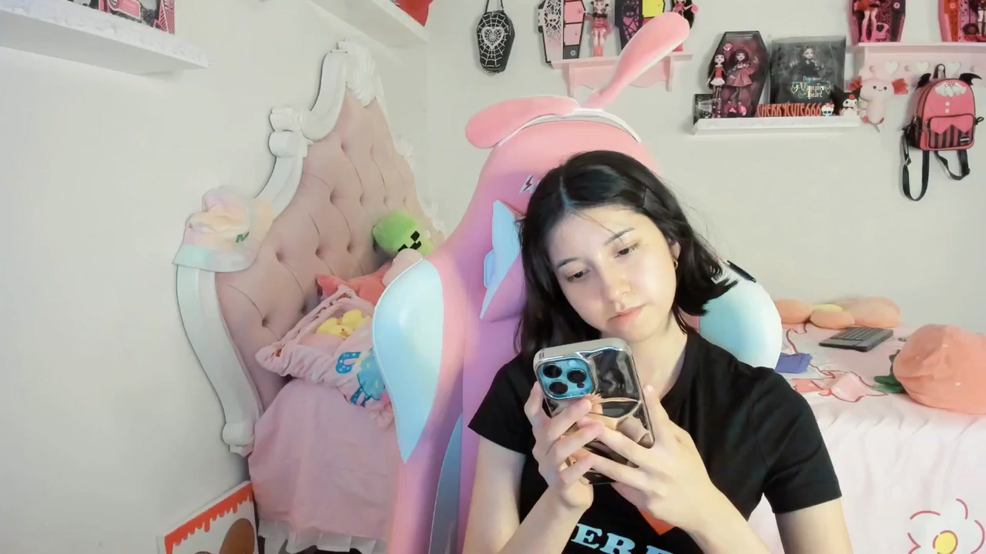 Gallery image thumbnail from Cherrycute666's myfreecams stream on, 08/02/2025, 09:31 image 9 of 20