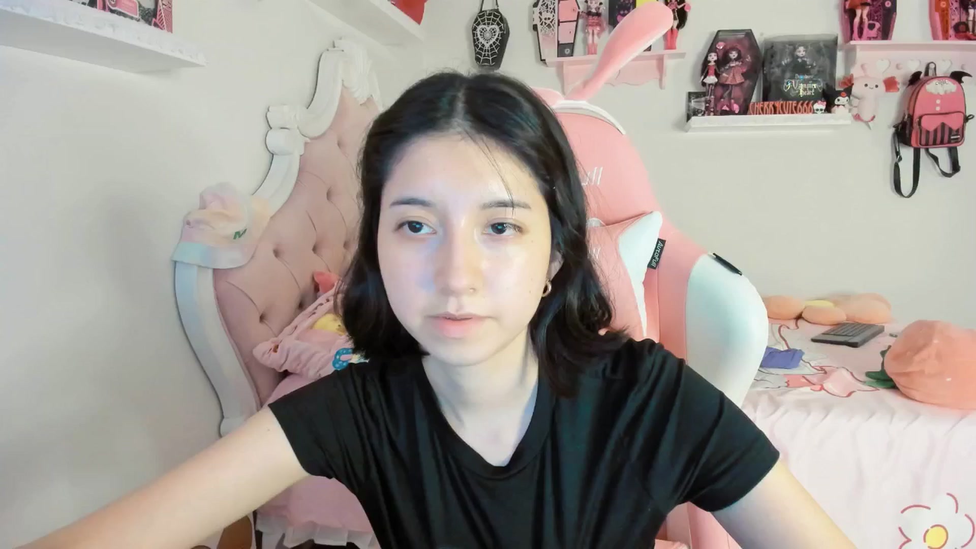 Gallery image thumbnail from Cherrycute666's myfreecams stream on, 08/02/2025, 09:31 image 13 of 20