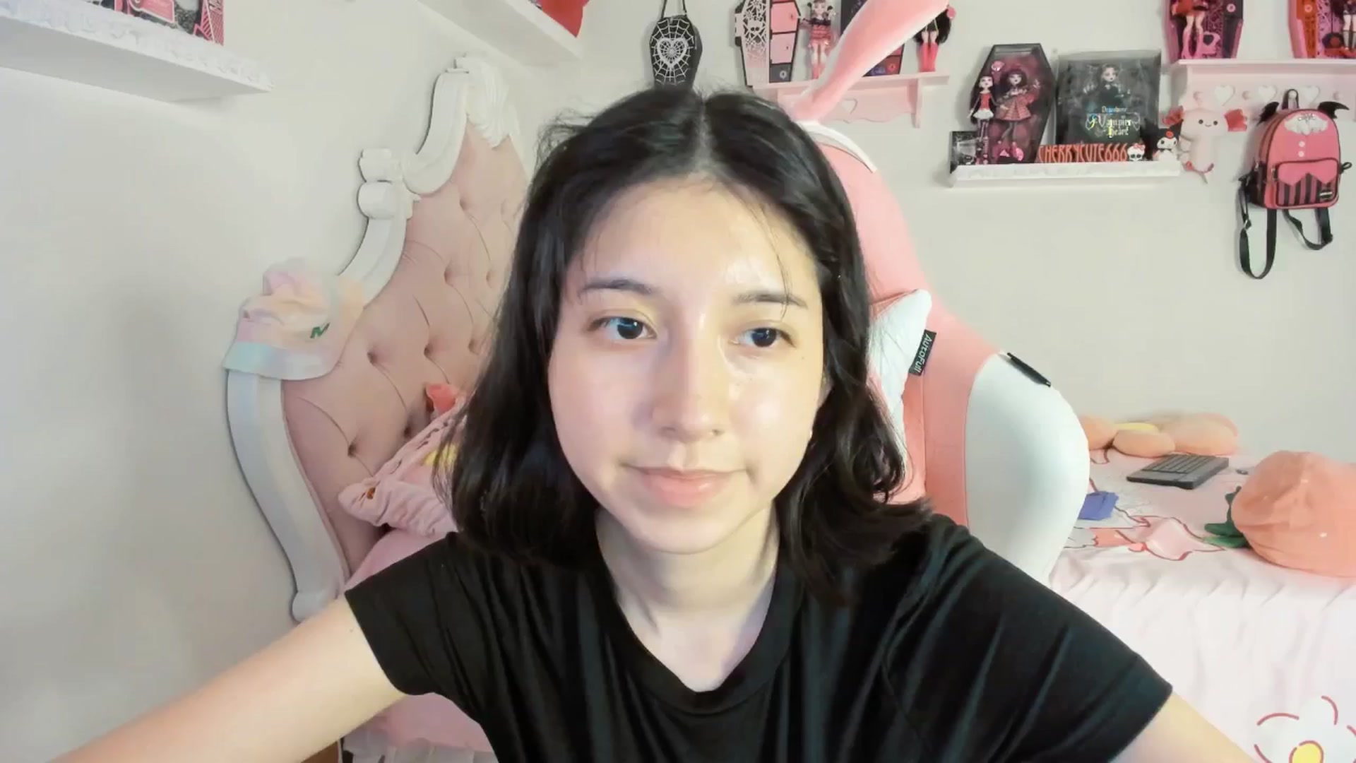 Gallery image thumbnail from Cherrycute666's myfreecams stream on, 08/02/2025, 09:31 image 6 of 20