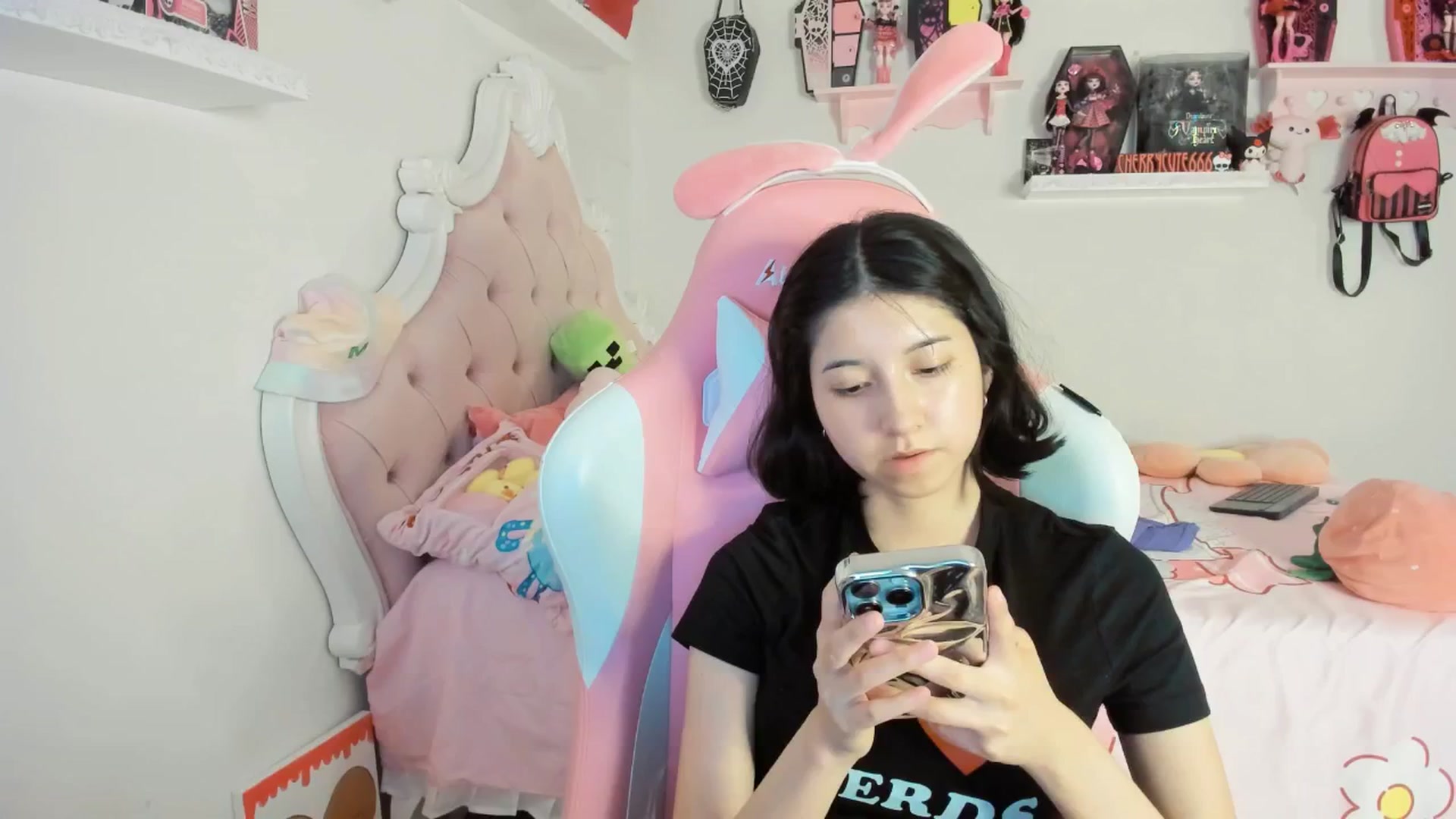 Gallery image thumbnail from Cherrycute666's myfreecams stream on, 08/02/2025, 09:31 image 18 of 20