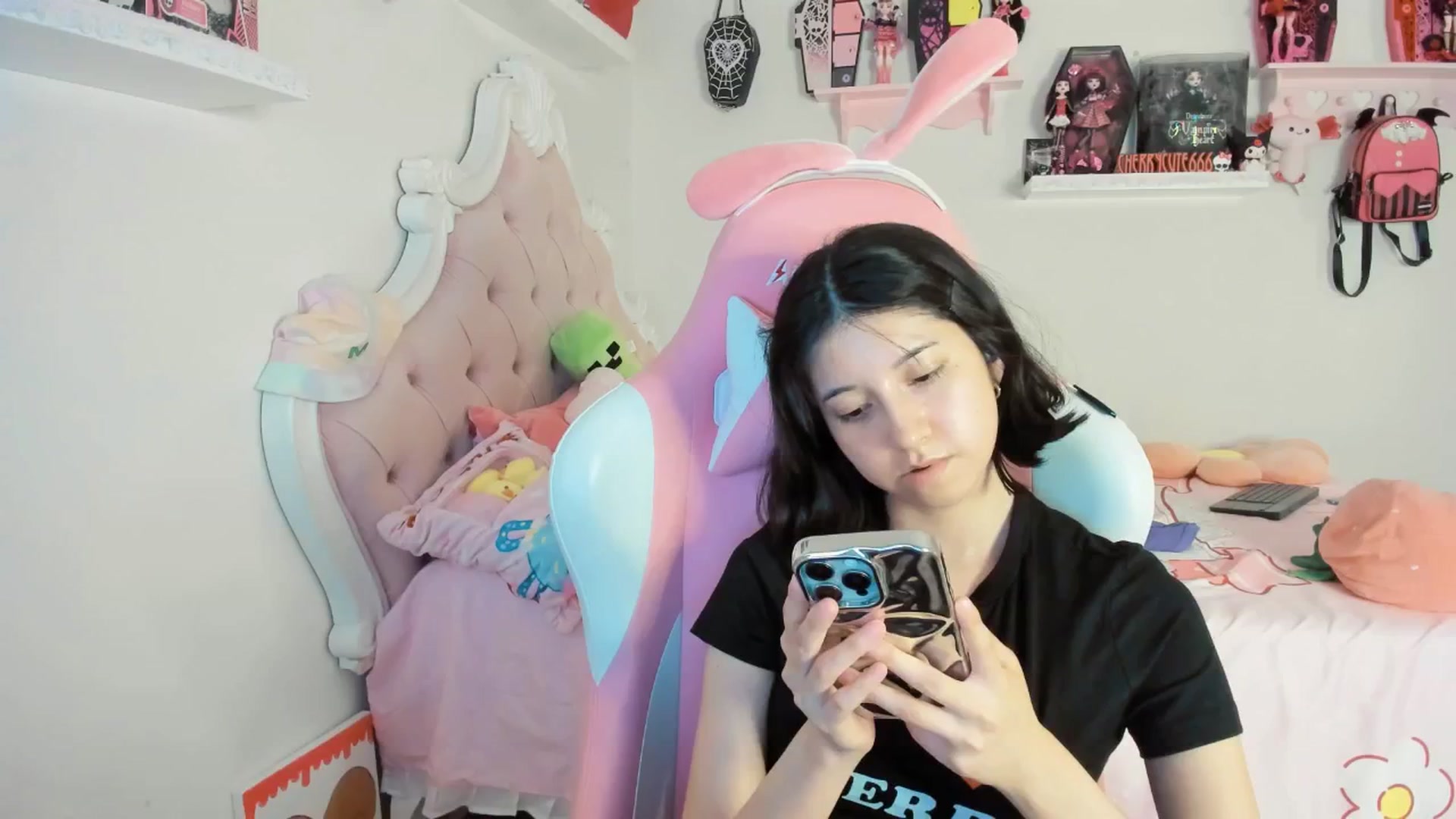 Gallery image thumbnail from Cherrycute666's myfreecams stream on, 08/02/2025, 09:31 image 10 of 20