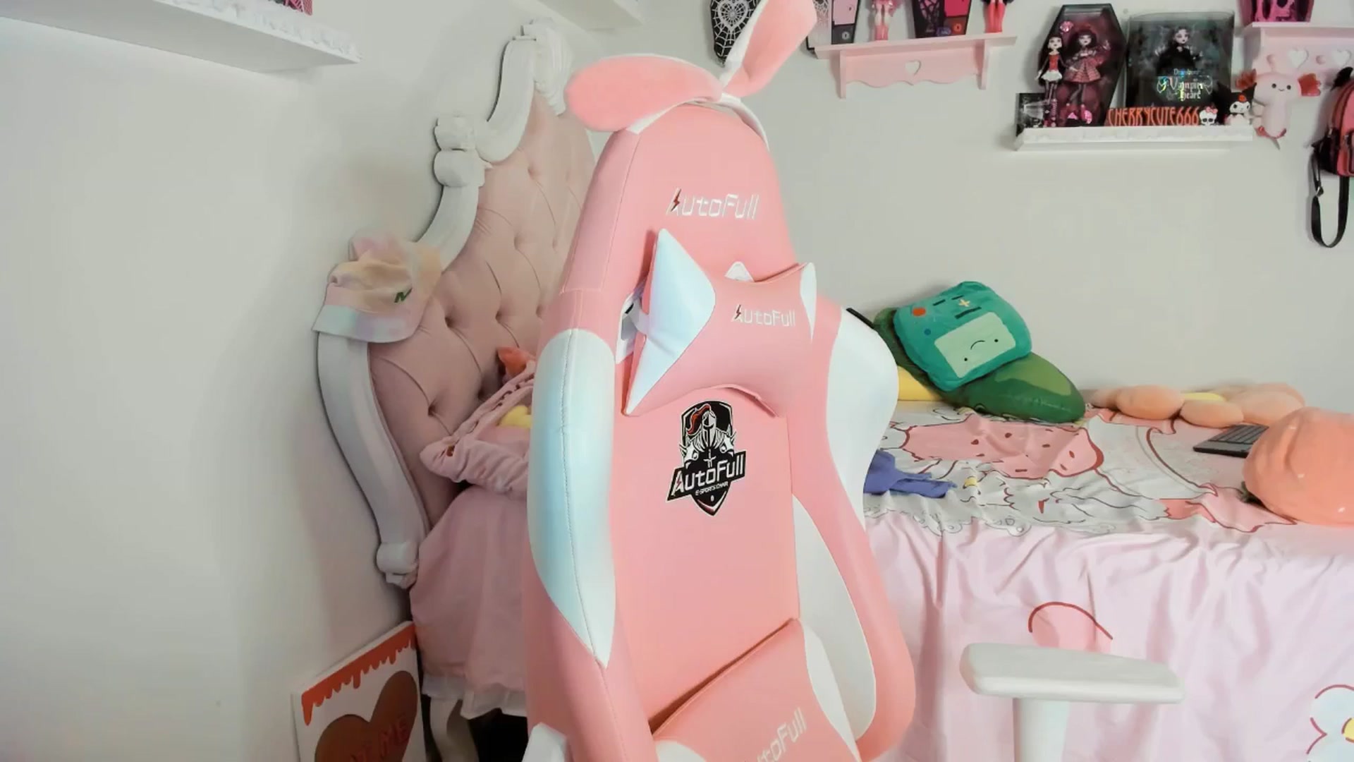 Gallery image thumbnail from Cherrycute666's myfreecams stream on, 08/03/2025, 04:12 image 10 of 20