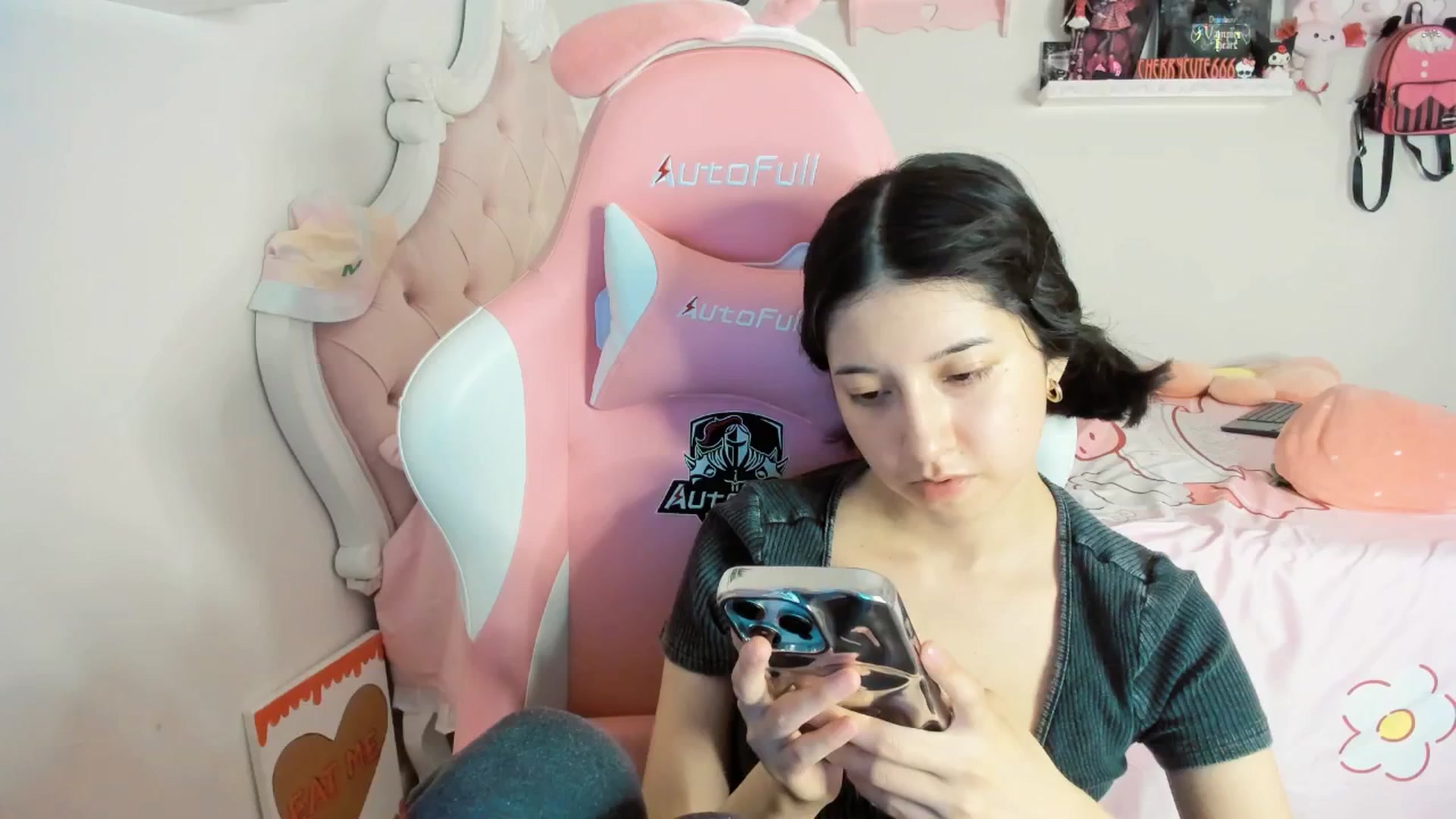 Gallery image thumbnail from Cherrycute666's myfreecams stream on, 08/03/2025, 04:12 image 16 of 20
