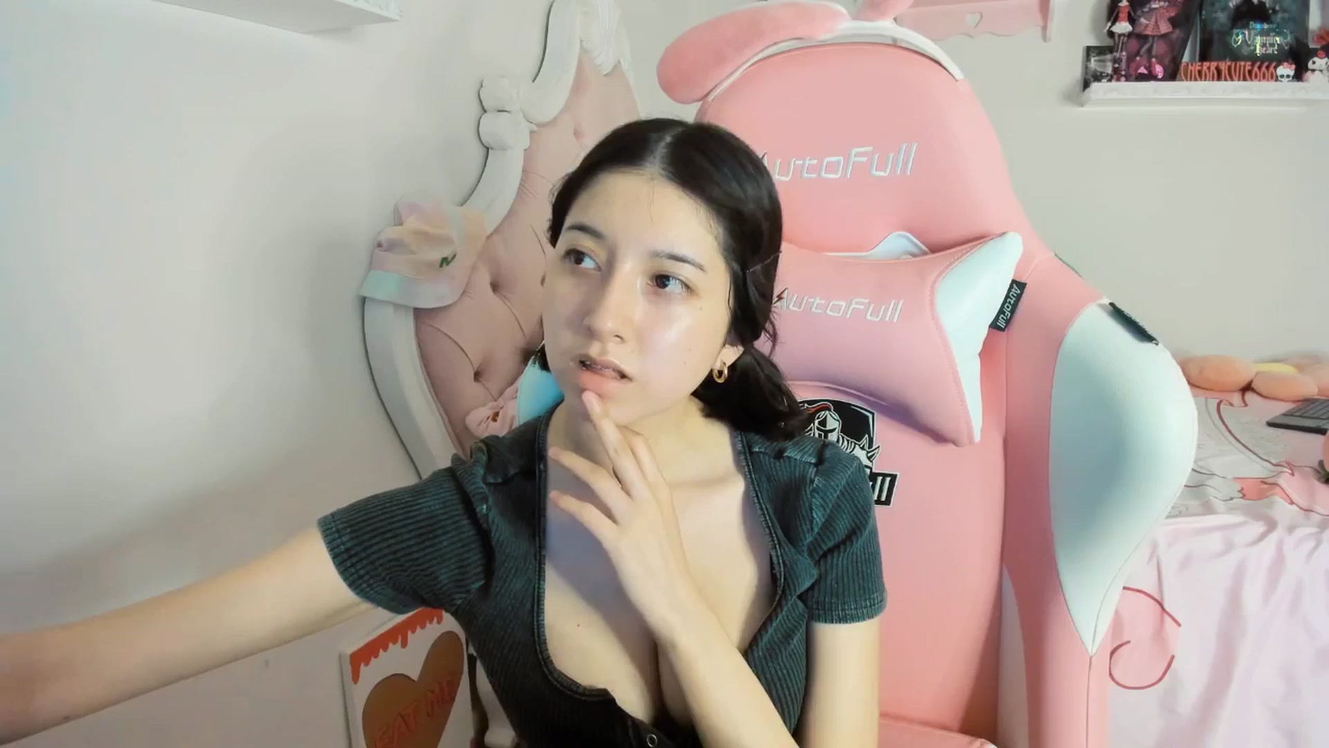 Gallery image thumbnail from Cherrycute666's myfreecams stream on, 08/03/2025, 04:12 image 7 of 20