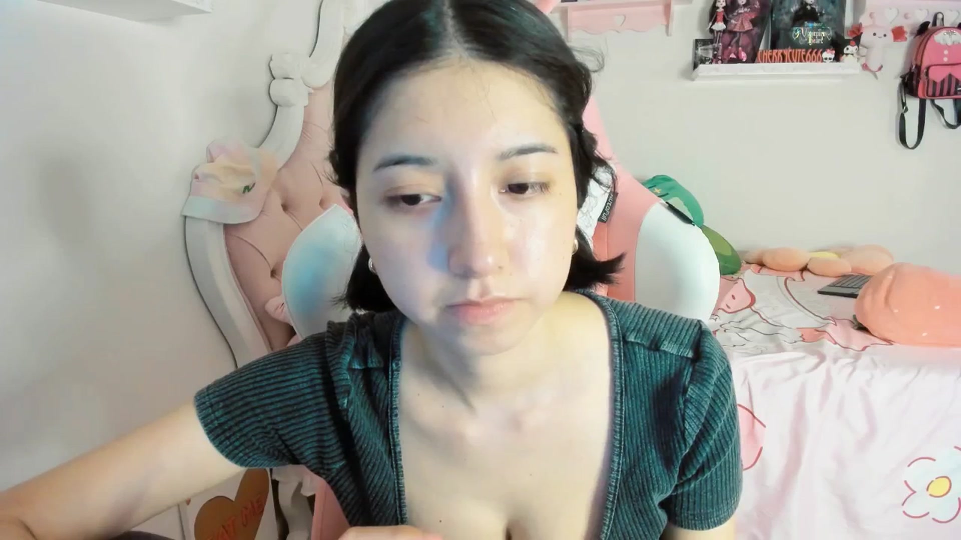 Gallery image thumbnail from Cherrycute666's myfreecams stream on, 08/03/2025, 04:12 image 4 of 20