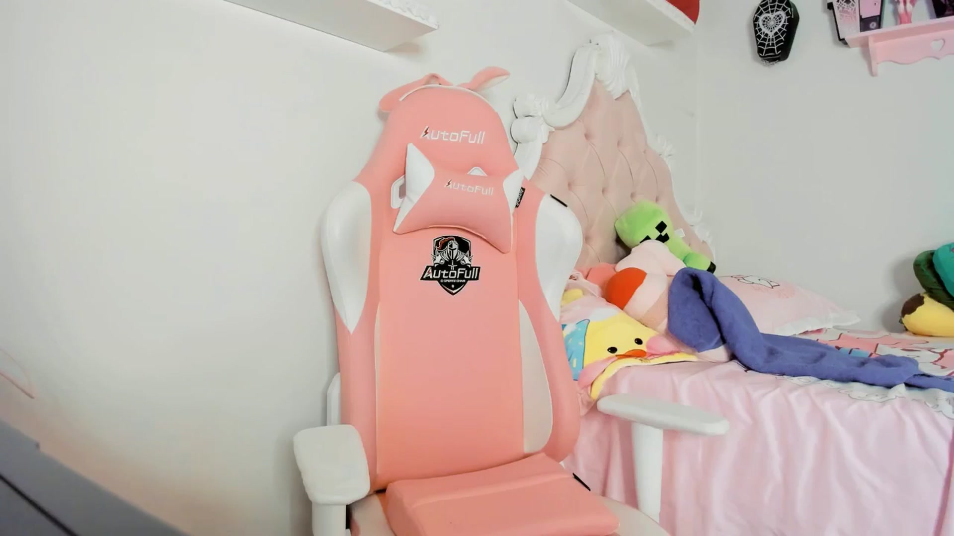 Gallery image thumbnail from Cherrycute666's myfreecams stream on, 08/03/2025, 06:03 image 8 of 20