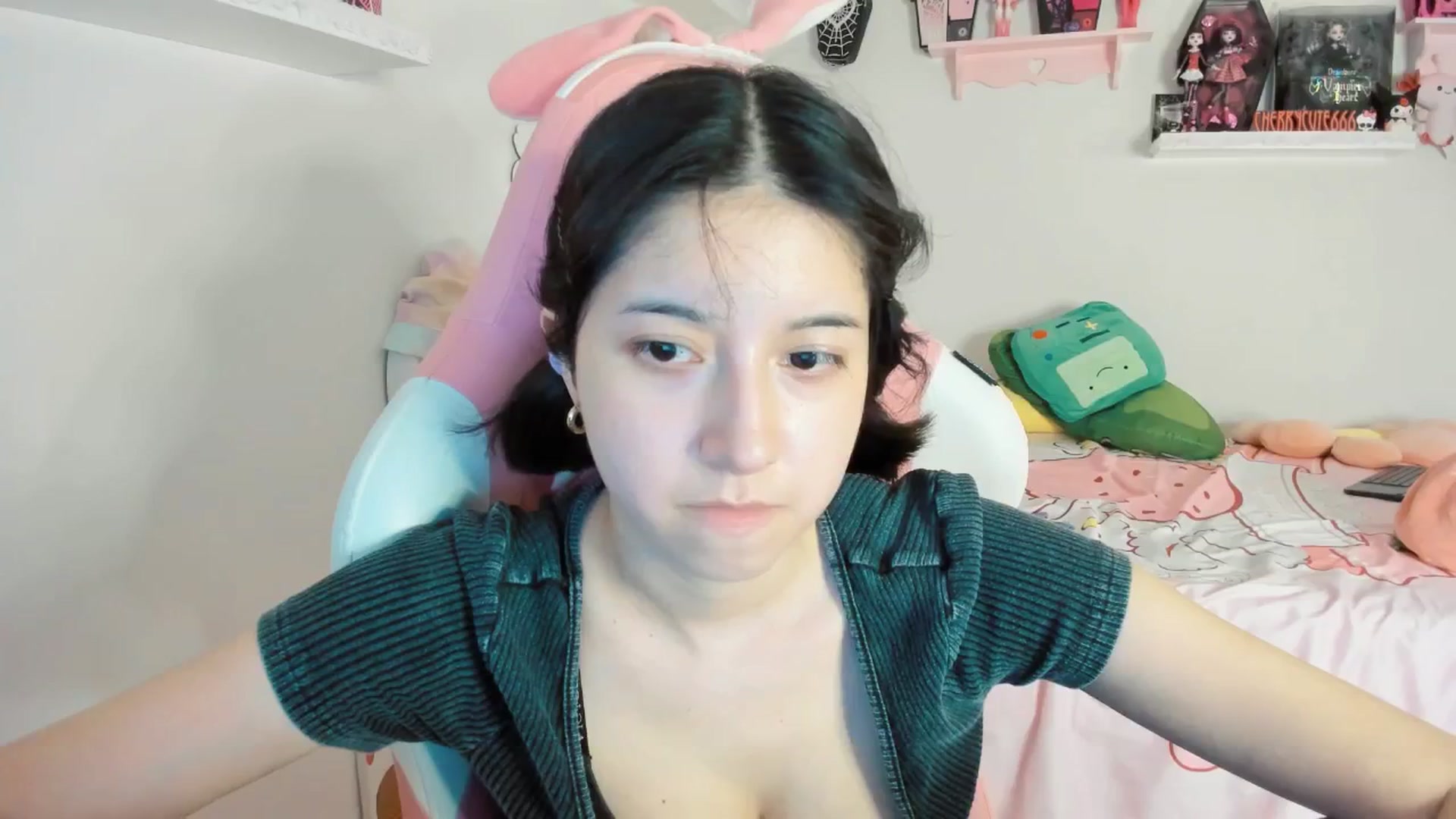 Gallery image thumbnail from Cherrycute666's myfreecams stream on, 08/03/2025, 06:03 image 16 of 20