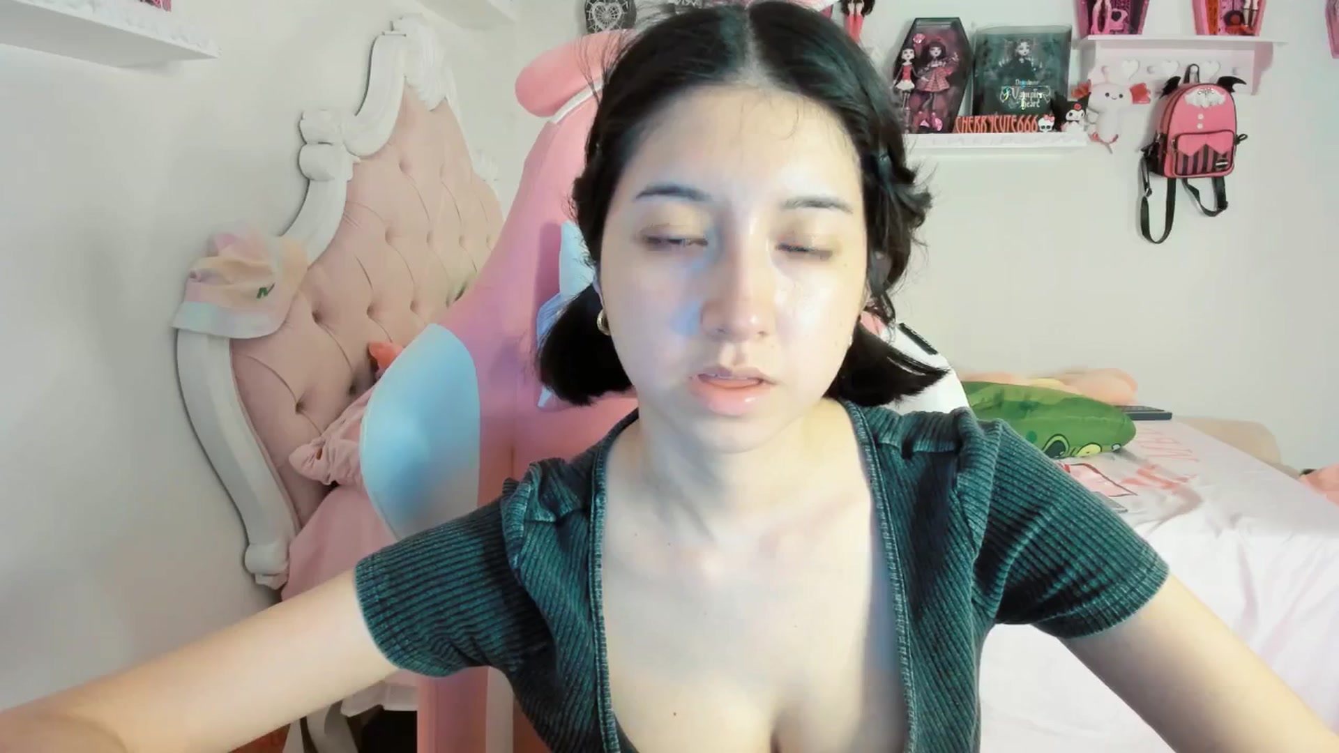 Gallery image thumbnail from Cherrycute666's myfreecams stream on, 08/03/2025, 09:43 image 20 of 20