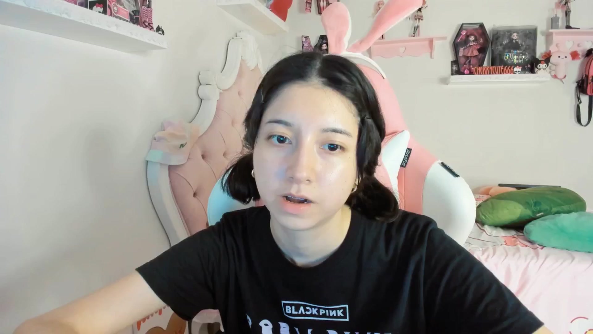 Gallery image thumbnail from Cherrycute666's myfreecams stream on, 08/04/2025, 07:32 image 7 of 20