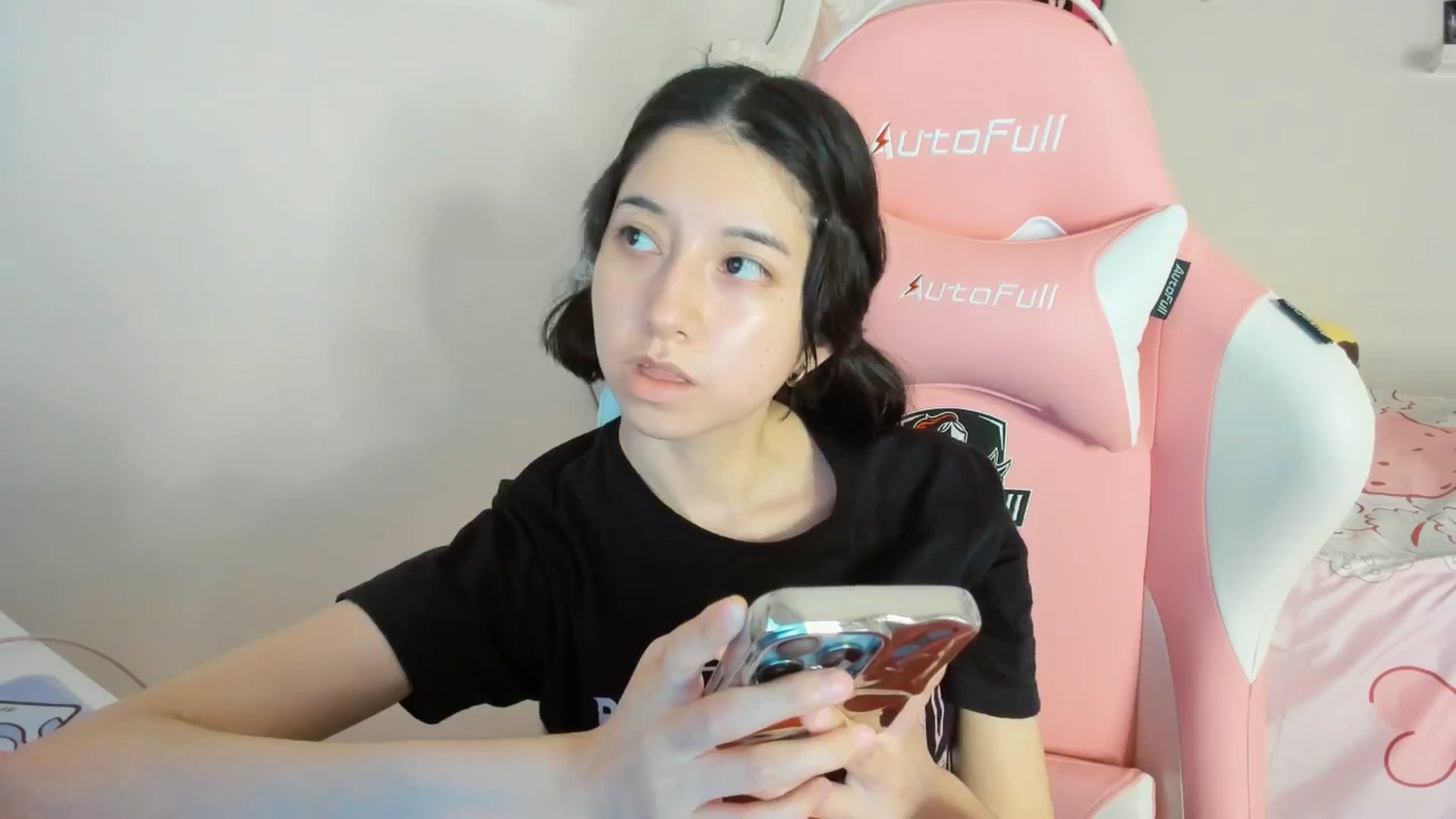 Gallery image thumbnail from Cherrycute666's myfreecams stream on, 08/04/2025, 07:32 image 8 of 20