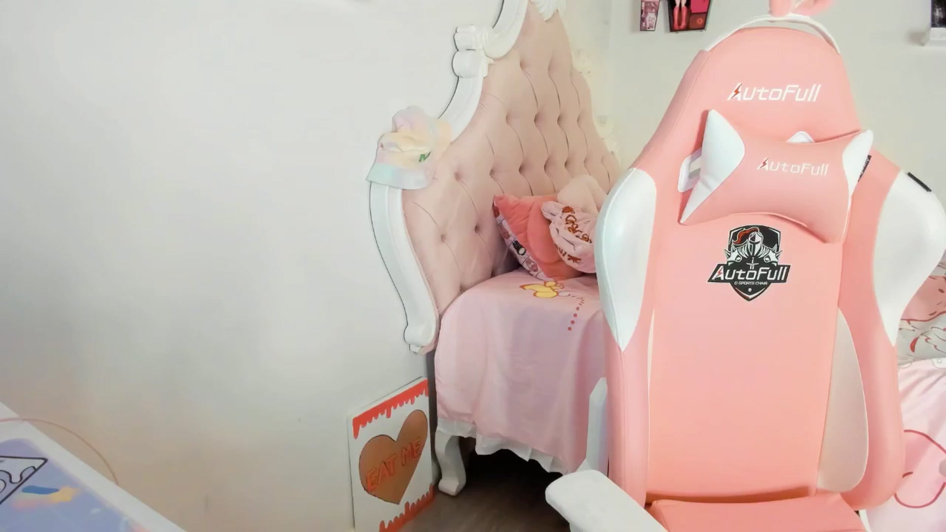 Gallery image thumbnail from Cherrycute666's myfreecams stream on, 08/04/2025, 07:32 image 9 of 20