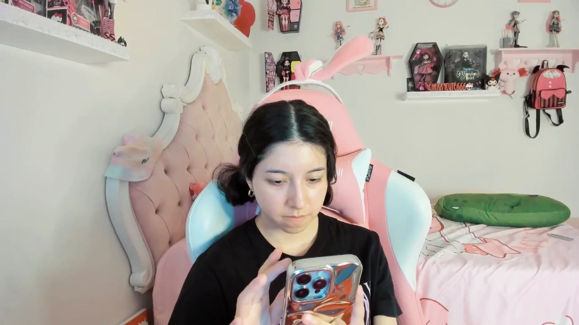 Gallery image thumbnail from Cherrycute666's myfreecams stream on, 08/04/2025, 07:32 image 20 of 20