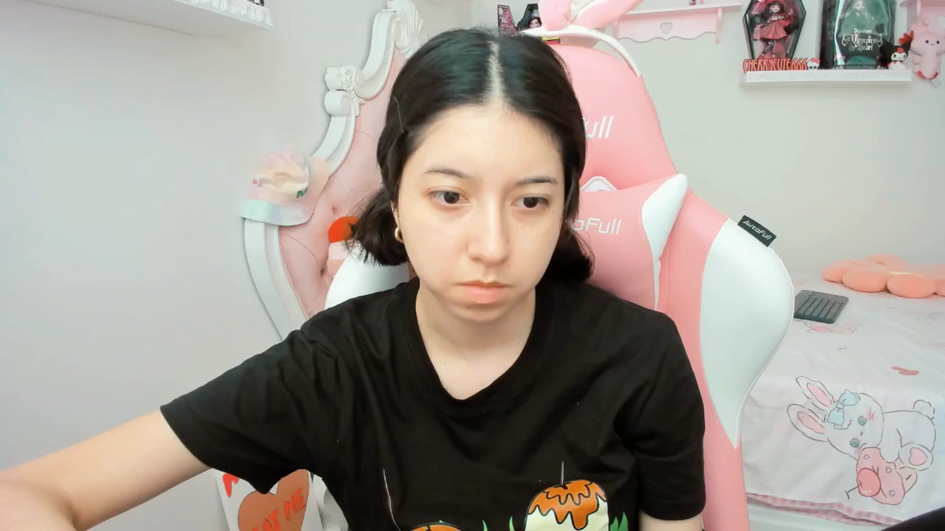 Gallery image thumbnail from Cherrycute666's myfreecams stream on, 08/07/2025, 20:26 image 2 of 20