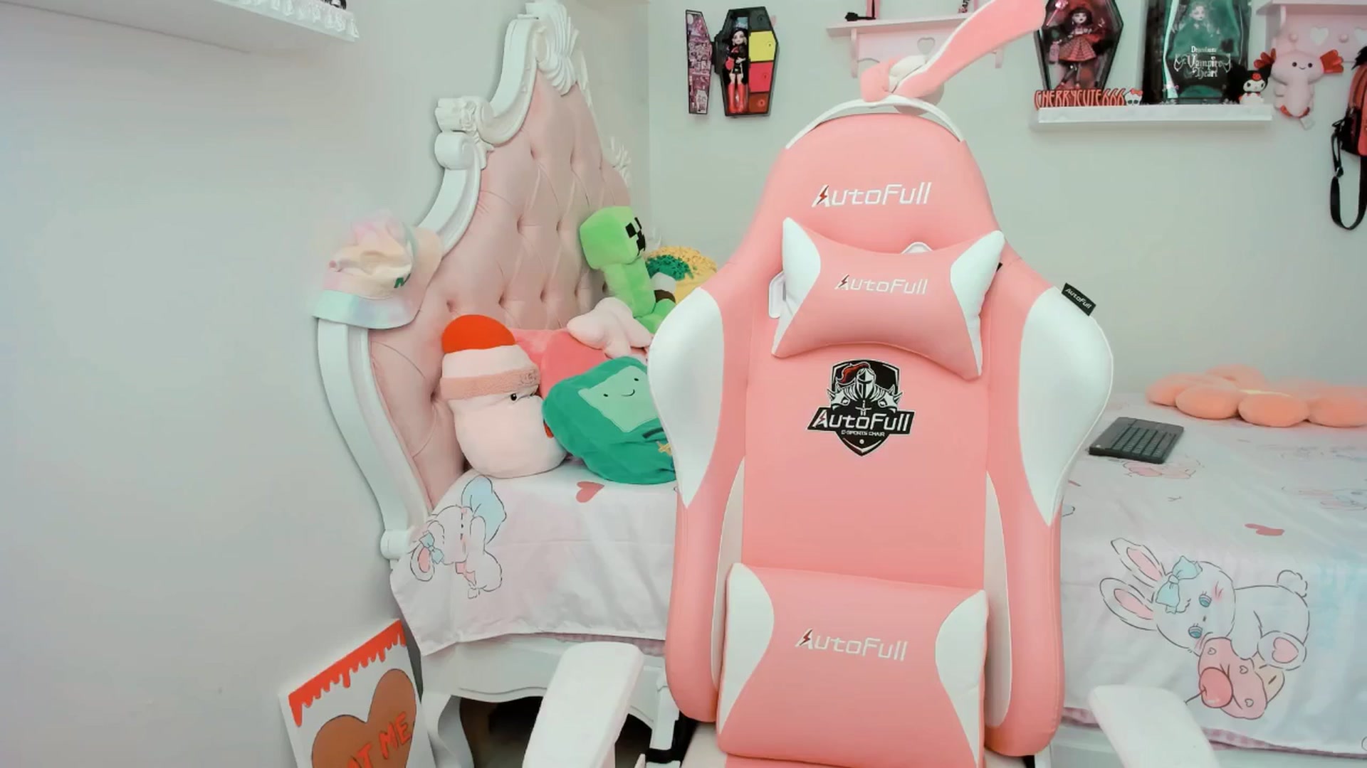 Gallery image thumbnail from Cherrycute666's myfreecams stream on, 08/07/2025, 20:26 image 4 of 20