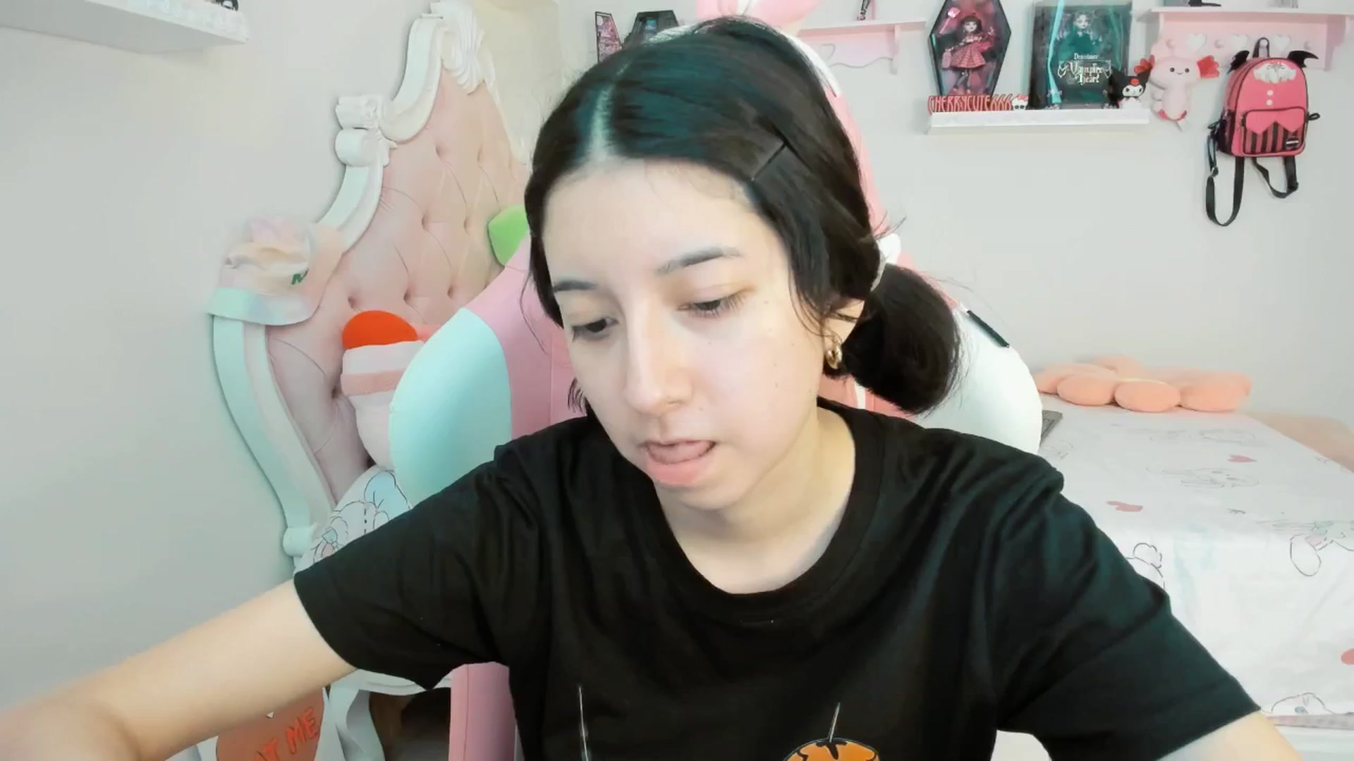 Gallery image thumbnail from Cherrycute666's myfreecams stream on, 08/07/2025, 23:35 image 19 of 20