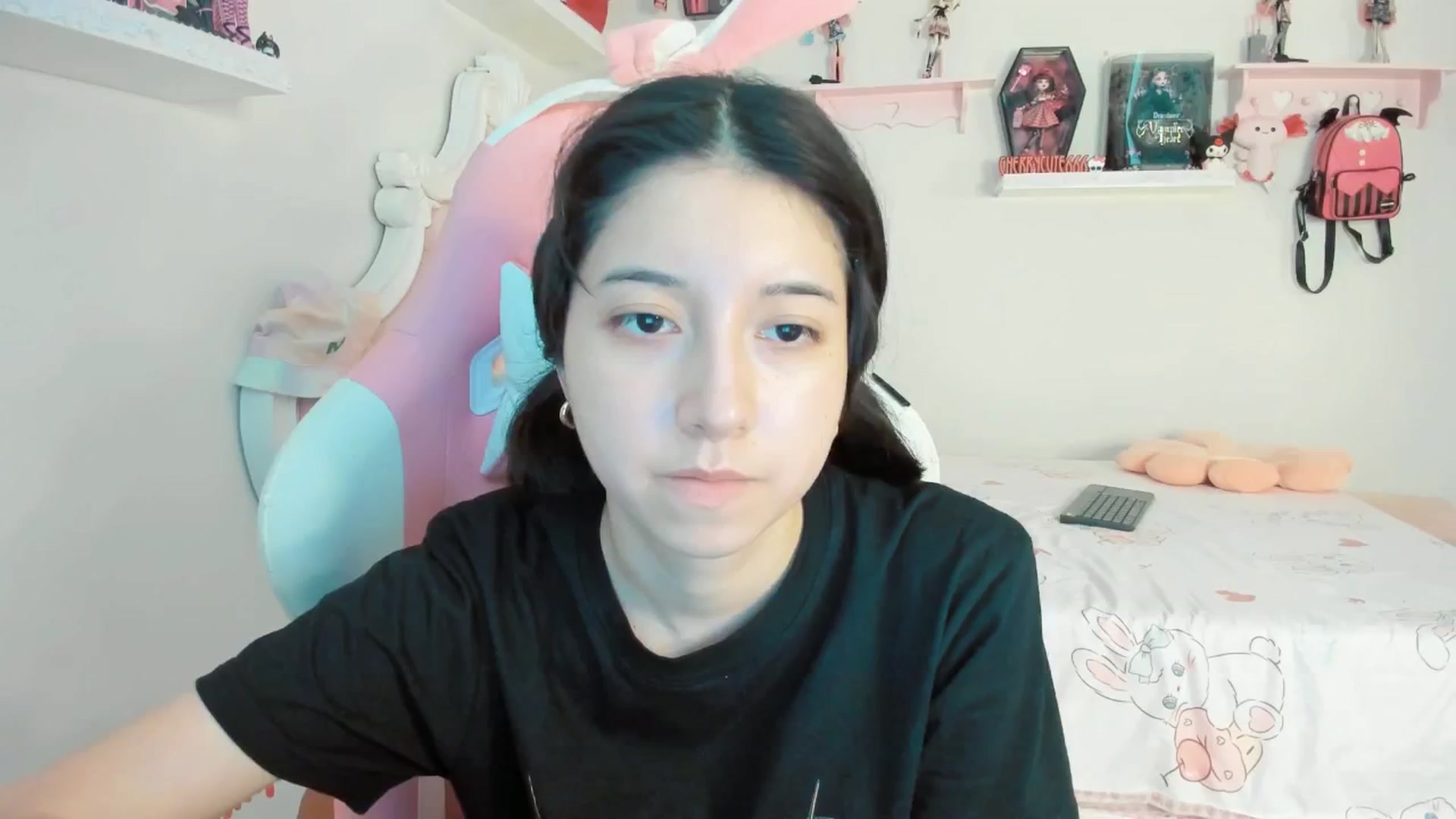 Gallery image thumbnail from Cherrycute666's myfreecams stream on, 08/07/2025, 23:35 image 3 of 20