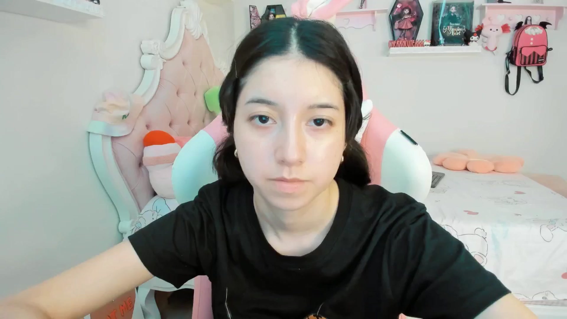 Gallery image thumbnail from Cherrycute666's myfreecams stream on, 08/07/2025, 23:35 image 18 of 20