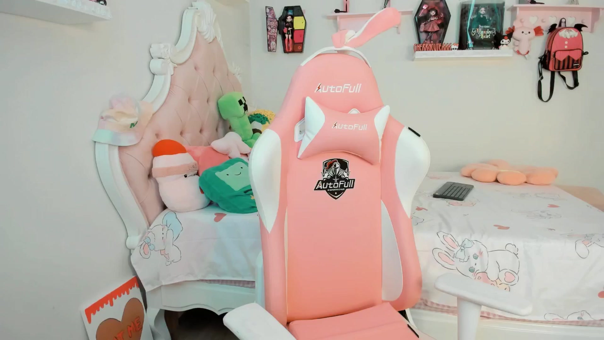 Gallery image thumbnail from Cherrycute666's myfreecams stream on, 08/07/2025, 23:35 image 20 of 20