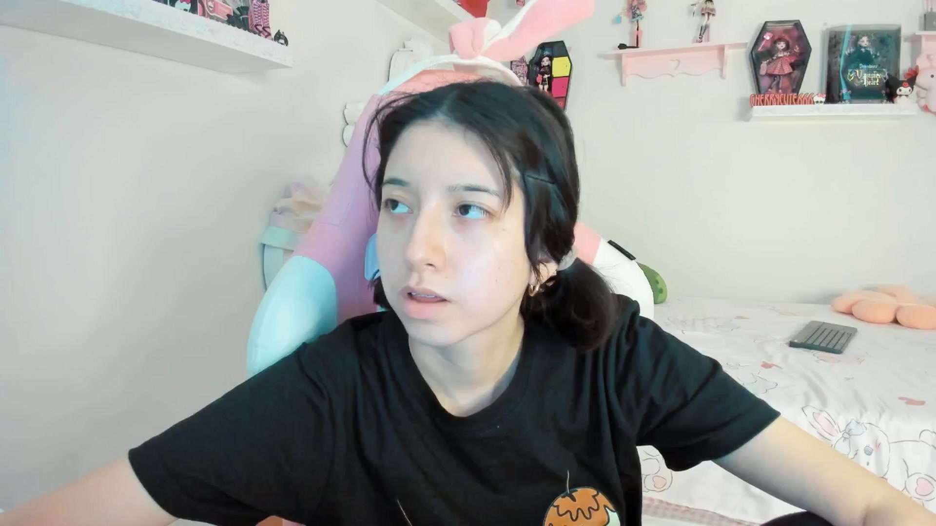 Gallery image thumbnail from Cherrycute666's myfreecams stream on, 08/07/2025, 23:35 image 2 of 20