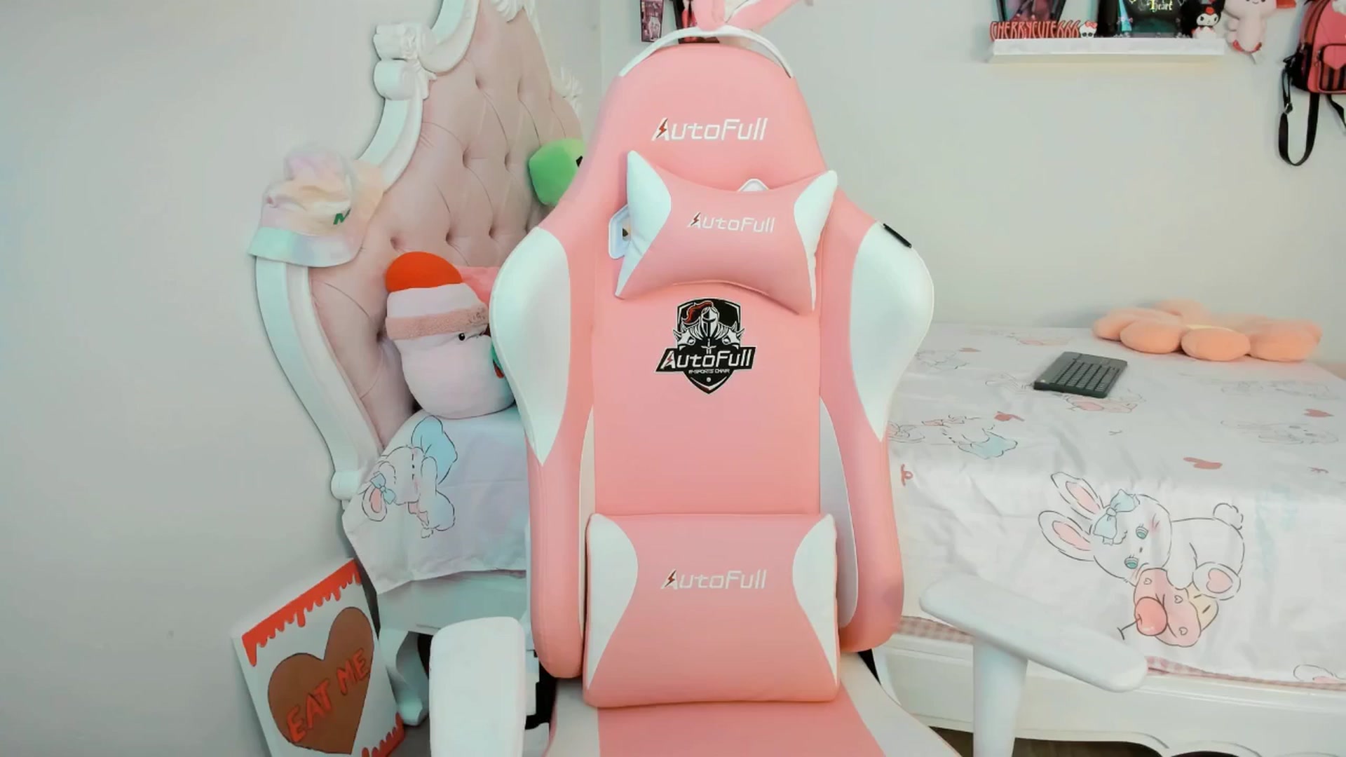 Gallery image thumbnail from Cherrycute666's myfreecams stream on, 08/07/2025, 23:35 image 7 of 20