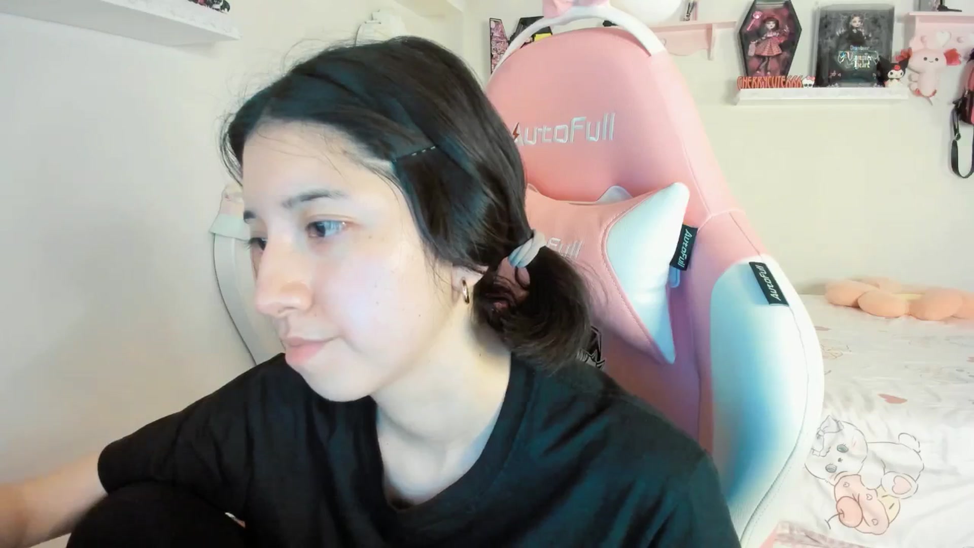 Gallery image thumbnail from Cherrycute666's myfreecams stream on, 08/08/2025, 05:54 image 16 of 20