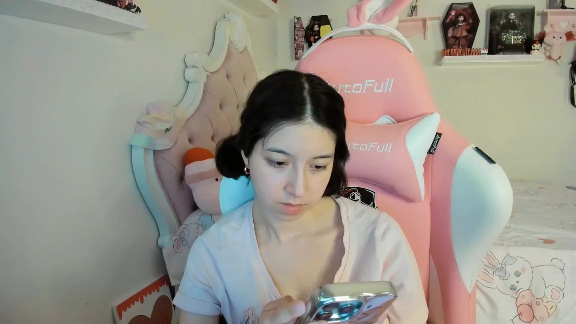 Gallery image thumbnail from Cherrycute666's myfreecams stream on, 08/09/2025, 09:02 image 6 of 20