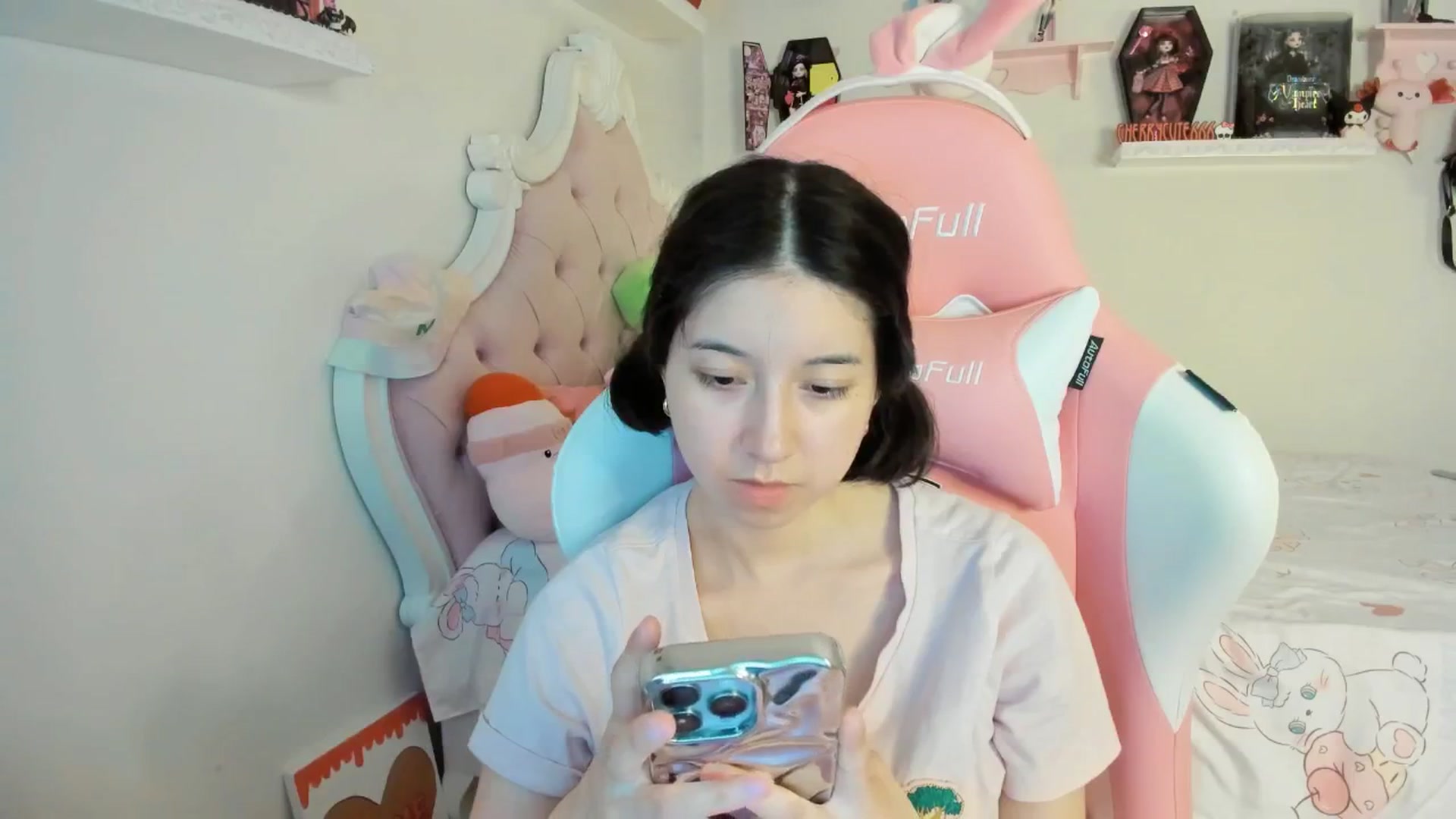 Gallery image thumbnail from Cherrycute666's myfreecams stream on, 08/09/2025, 09:02 image 4 of 20