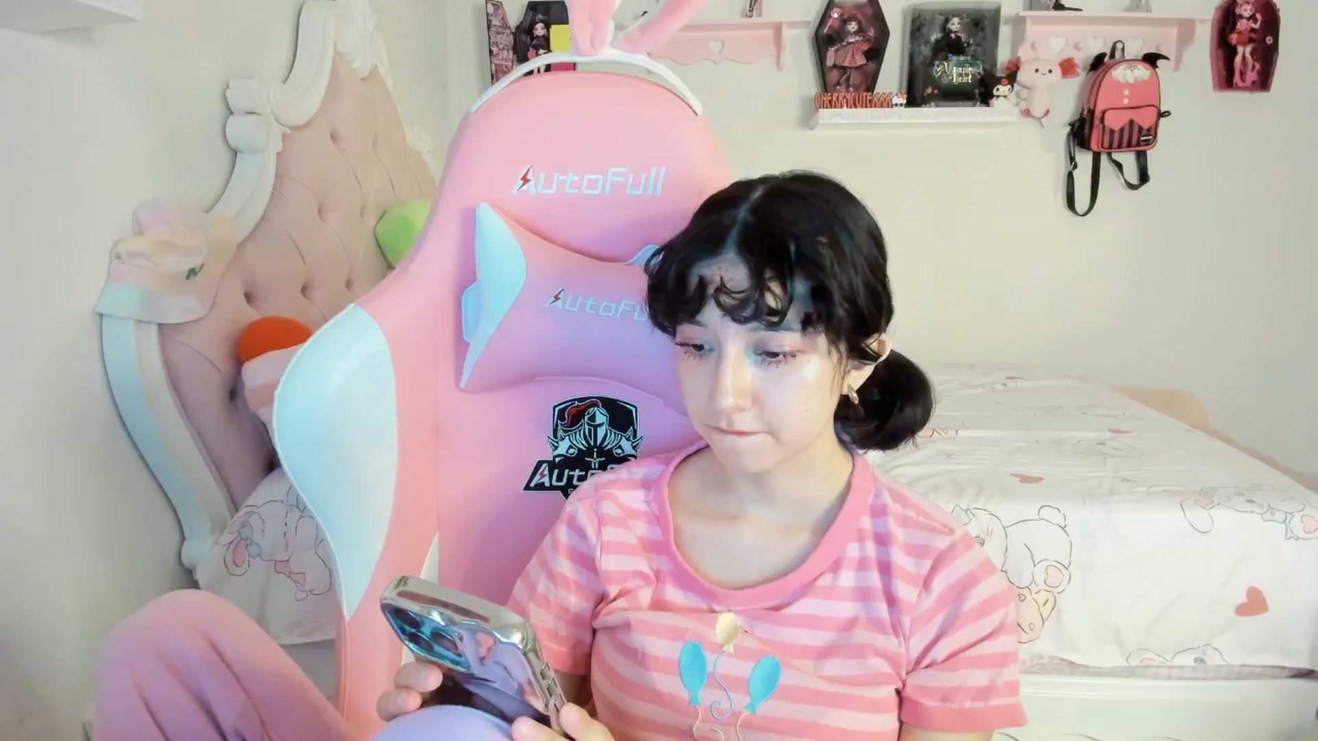 Gallery image thumbnail from Cherrycute666's myfreecams stream on, 08/10/2025, 01:32 image 6 of 20