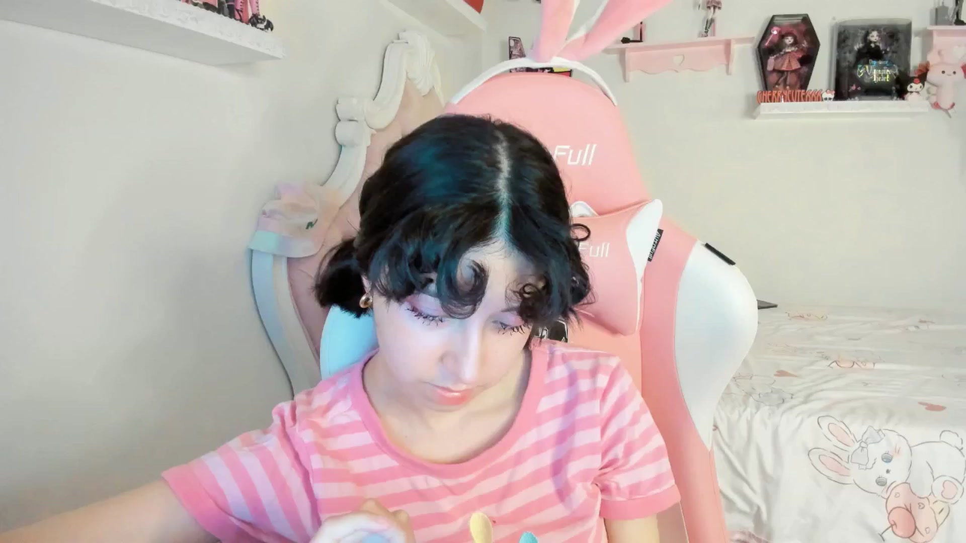 Gallery image thumbnail from Cherrycute666's myfreecams stream on, 08/10/2025, 01:32 image 15 of 20