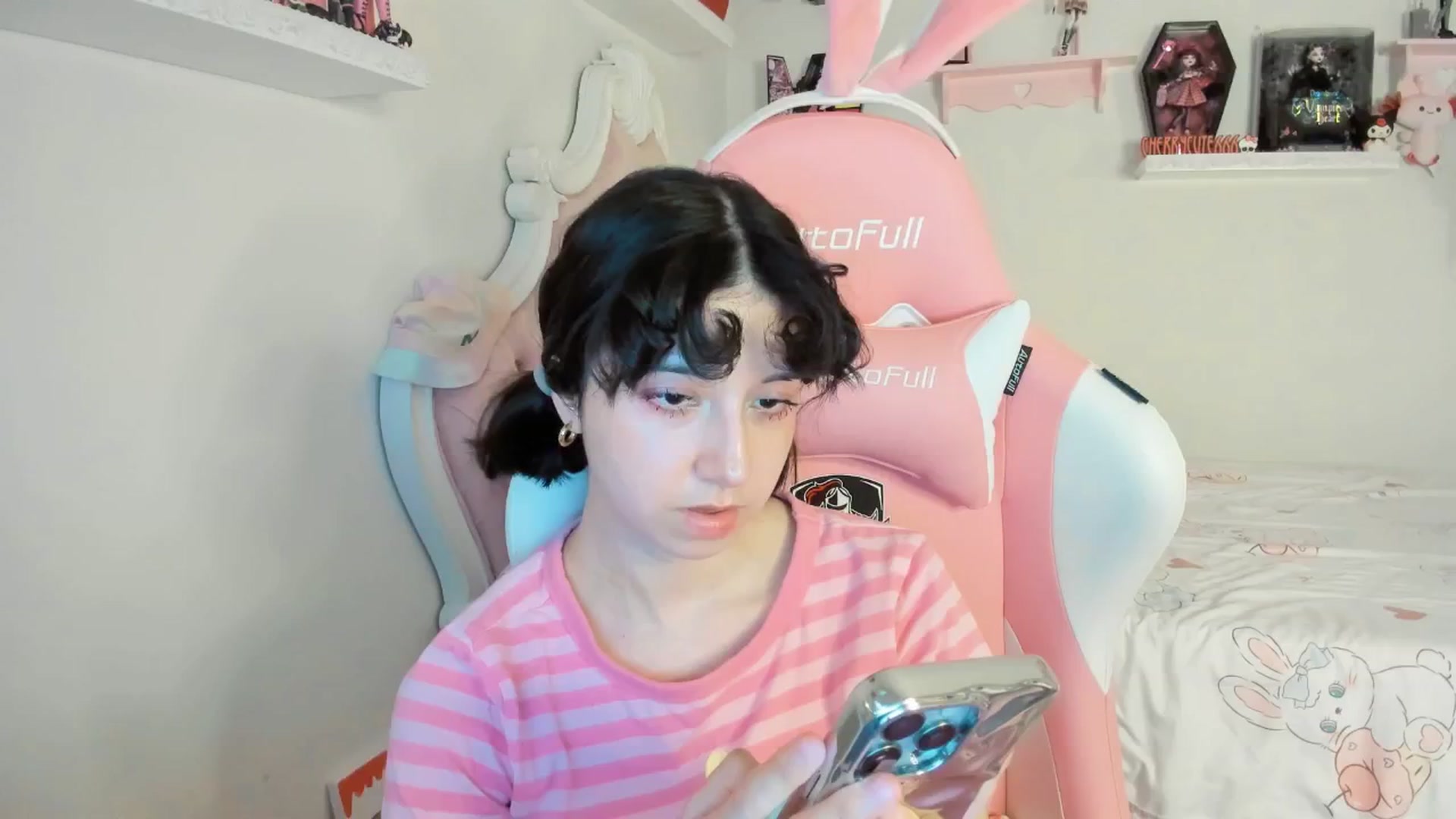 Gallery image thumbnail from Cherrycute666's myfreecams stream on, 08/10/2025, 01:32 image 16 of 20