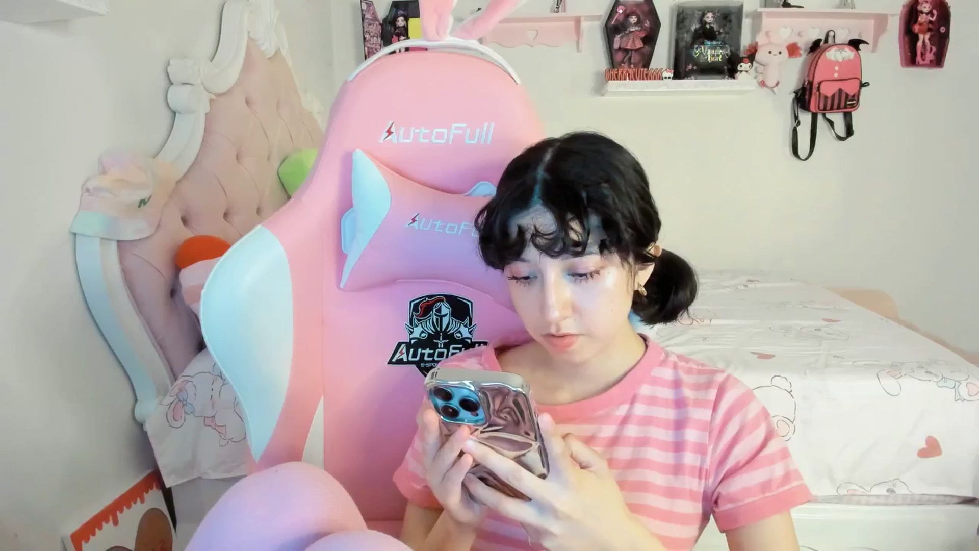 Gallery image thumbnail from Cherrycute666's myfreecams stream on, 08/10/2025, 01:32 image 8 of 20