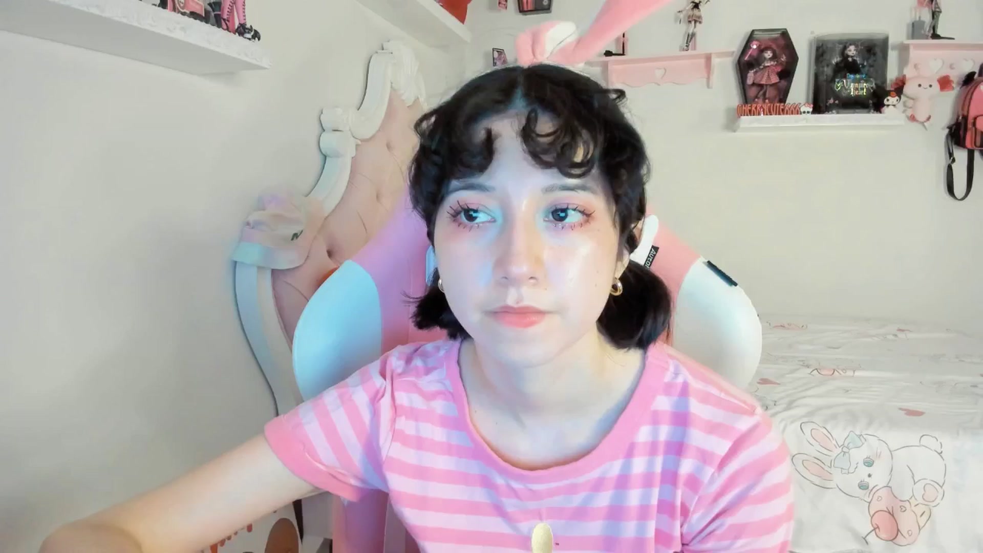 Gallery image thumbnail from Cherrycute666's myfreecams stream on, 08/10/2025, 01:32 image 4 of 20