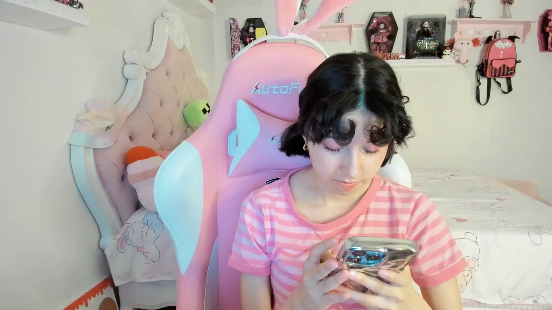 Gallery image thumbnail from Cherrycute666's myfreecams stream on, 08/10/2025, 01:32 image 14 of 20
