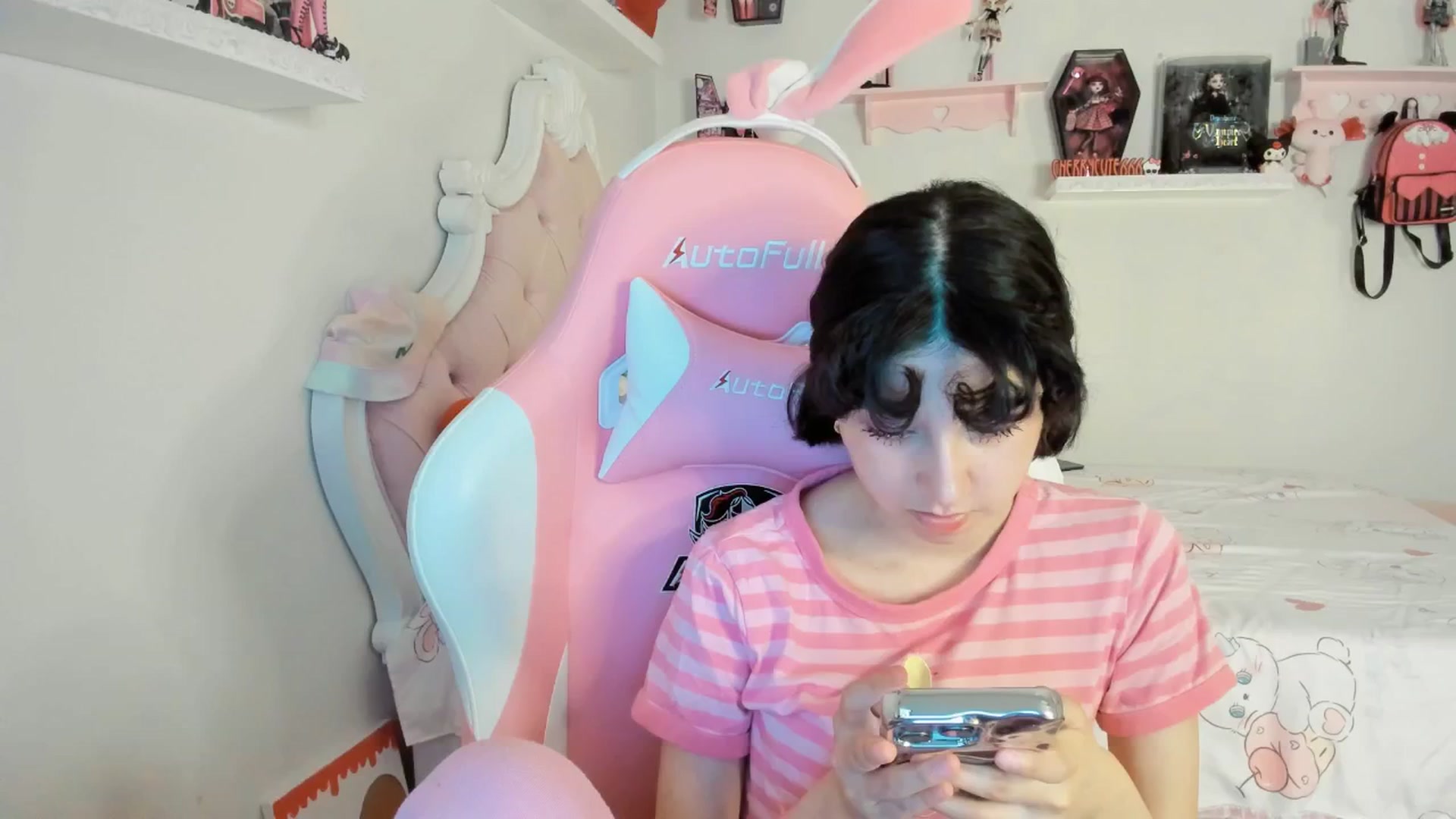Gallery image thumbnail from Cherrycute666's myfreecams stream on, 08/10/2025, 01:32 image 5 of 20