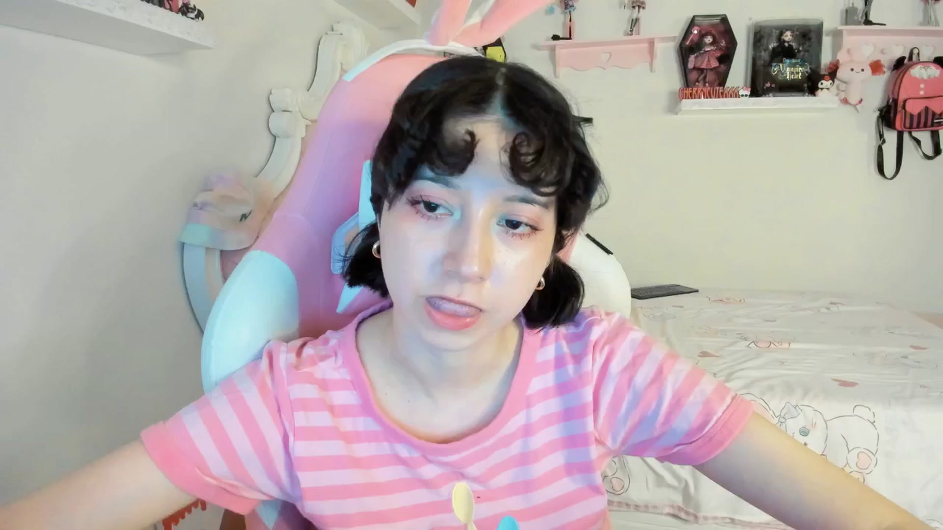 Gallery image thumbnail from Cherrycute666's myfreecams stream on, 08/10/2025, 01:32 image 13 of 20