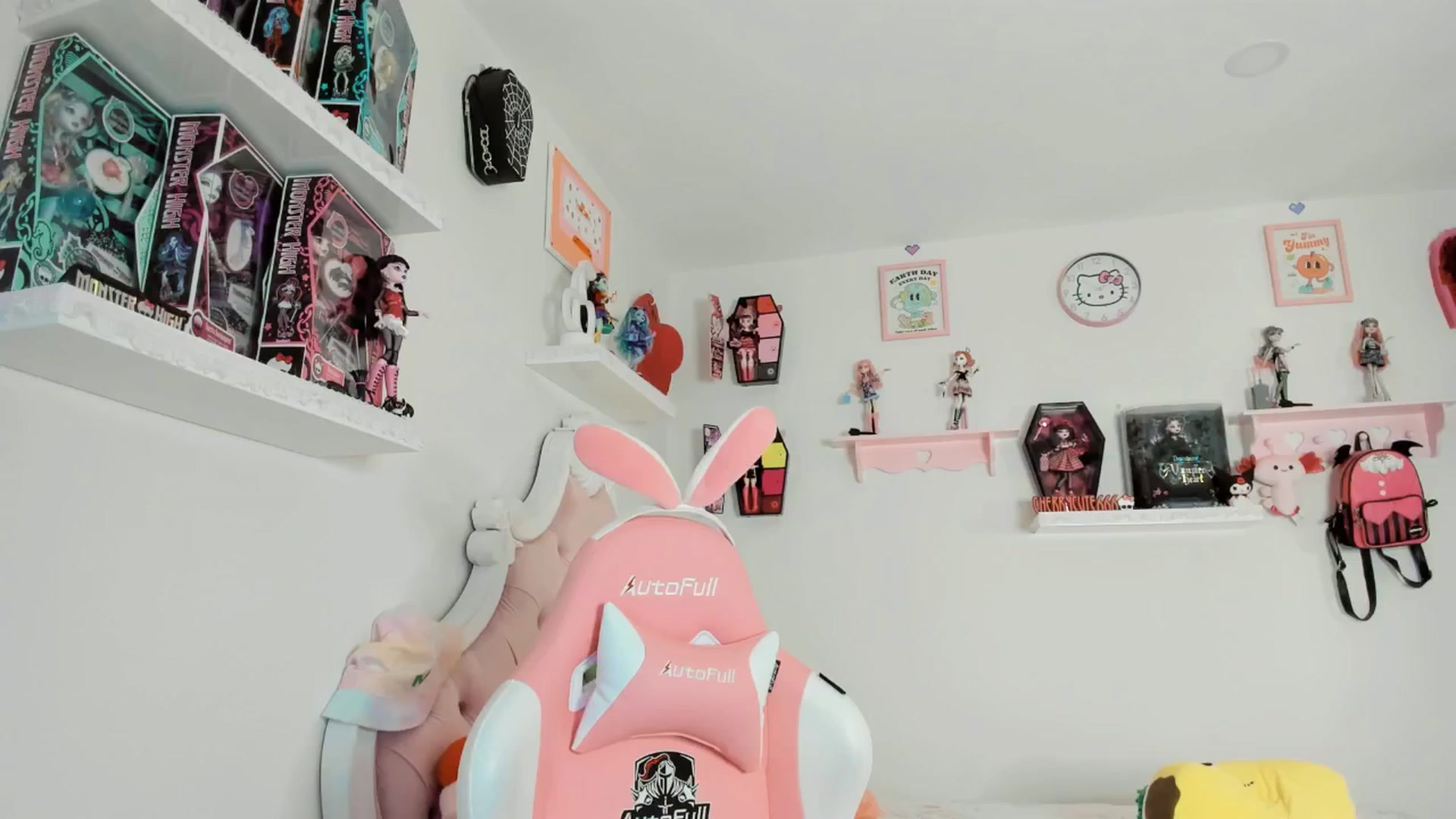 Gallery image thumbnail from Cherrycute666's myfreecams stream on, 08/10/2025, 05:46 image 7 of 20