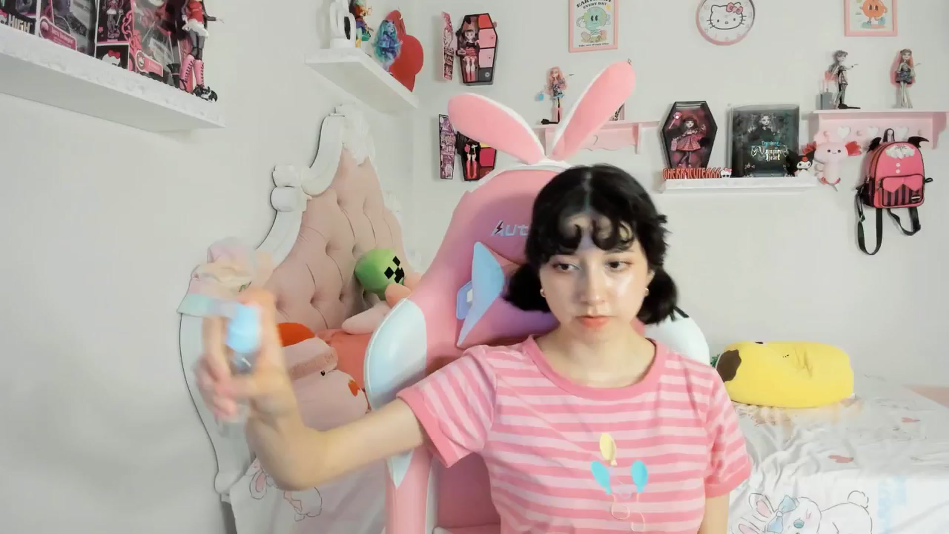 Gallery image thumbnail from Cherrycute666's myfreecams stream on, 08/10/2025, 05:46 image 12 of 20
